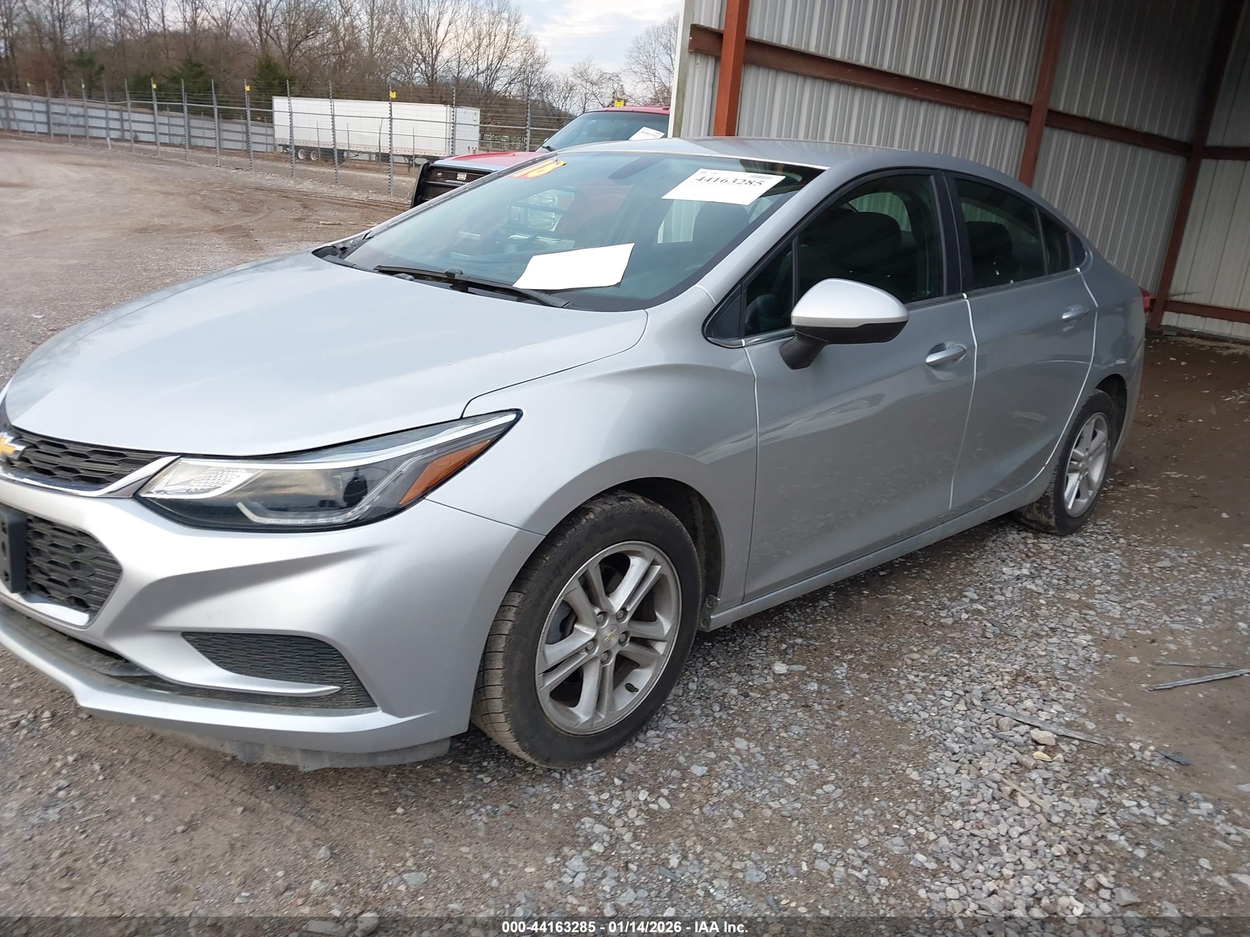 CHEVROLET CRUZE image 2