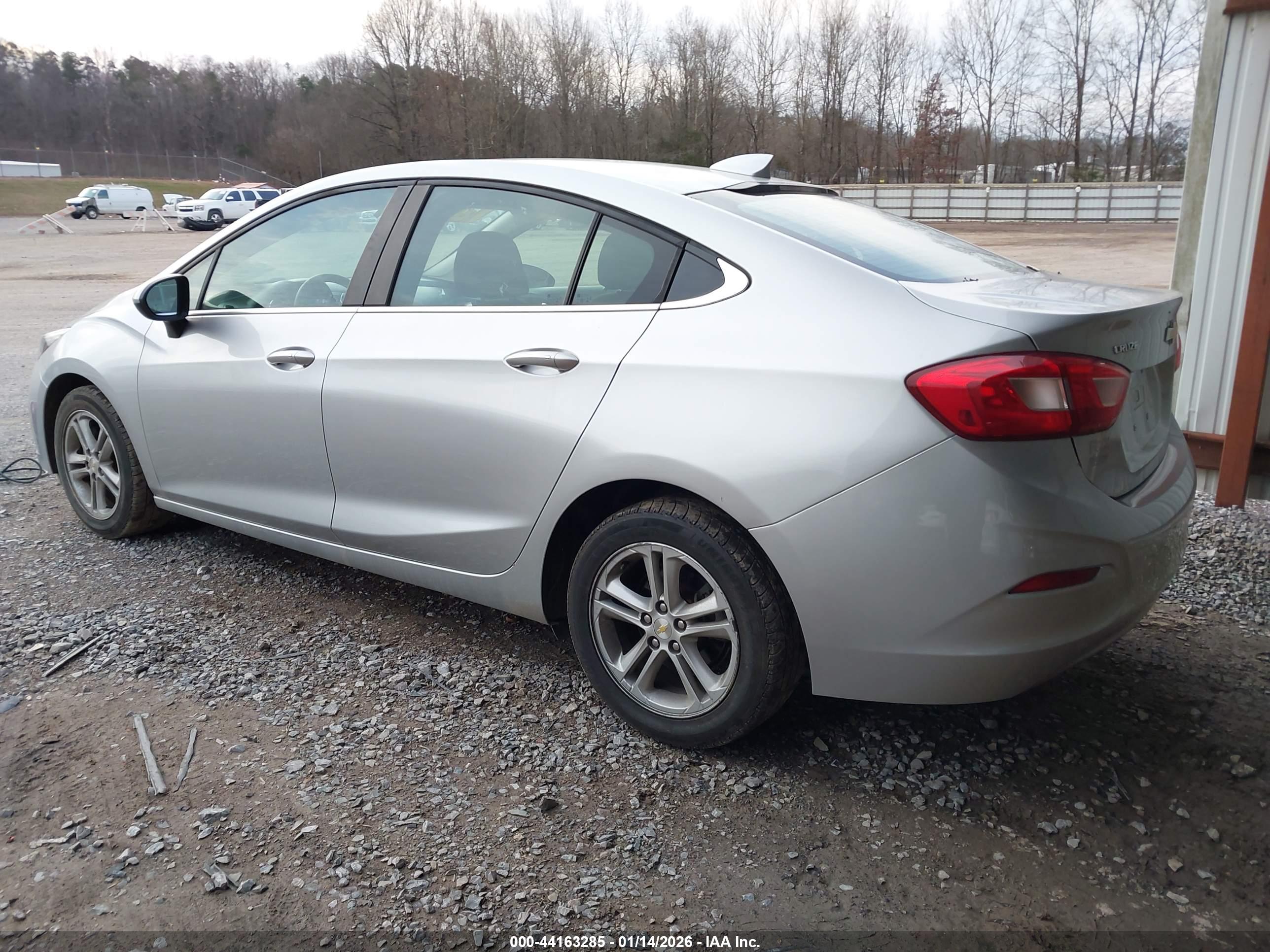 CHEVROLET CRUZE image 3