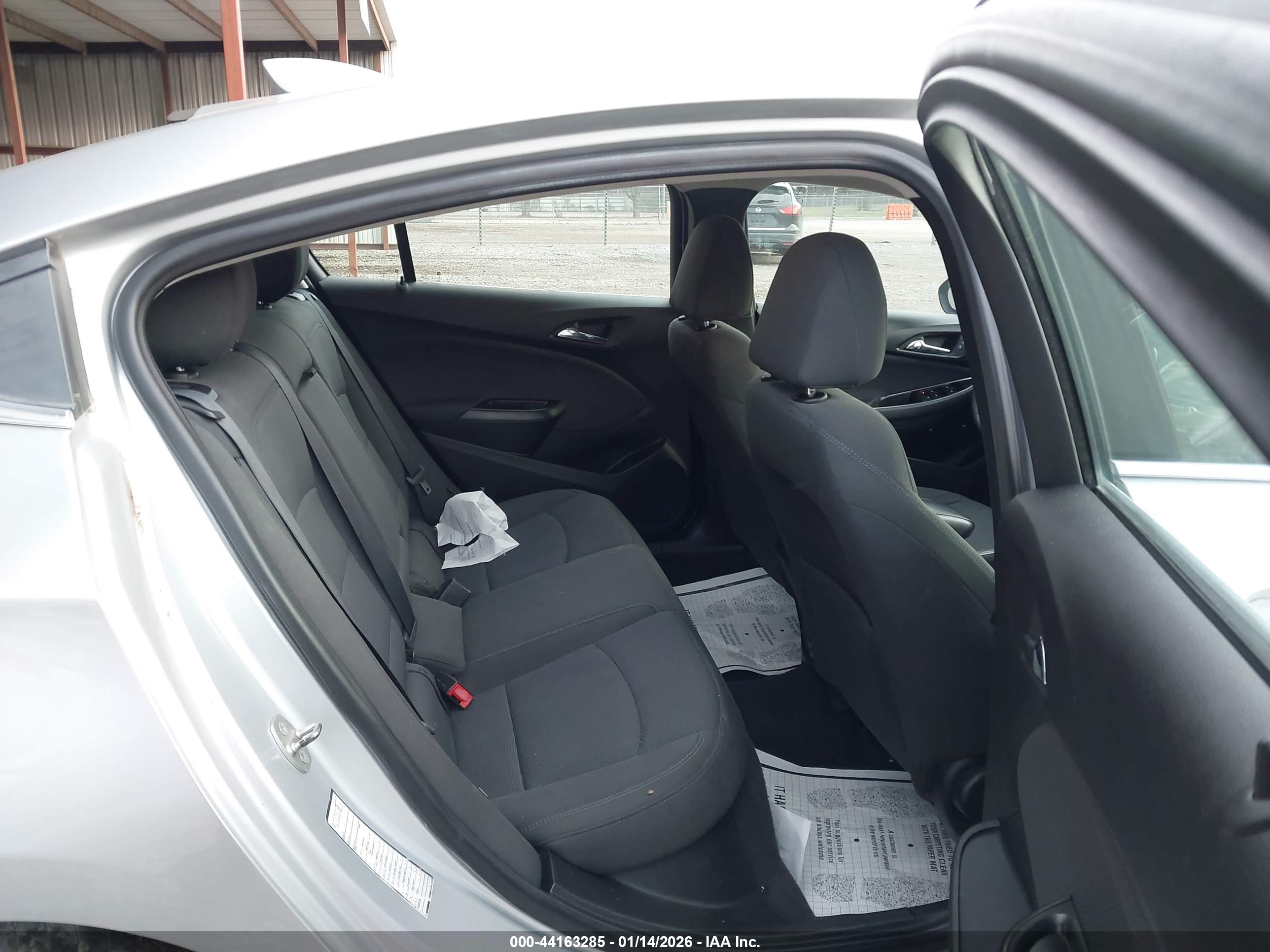 CHEVROLET CRUZE image 8
