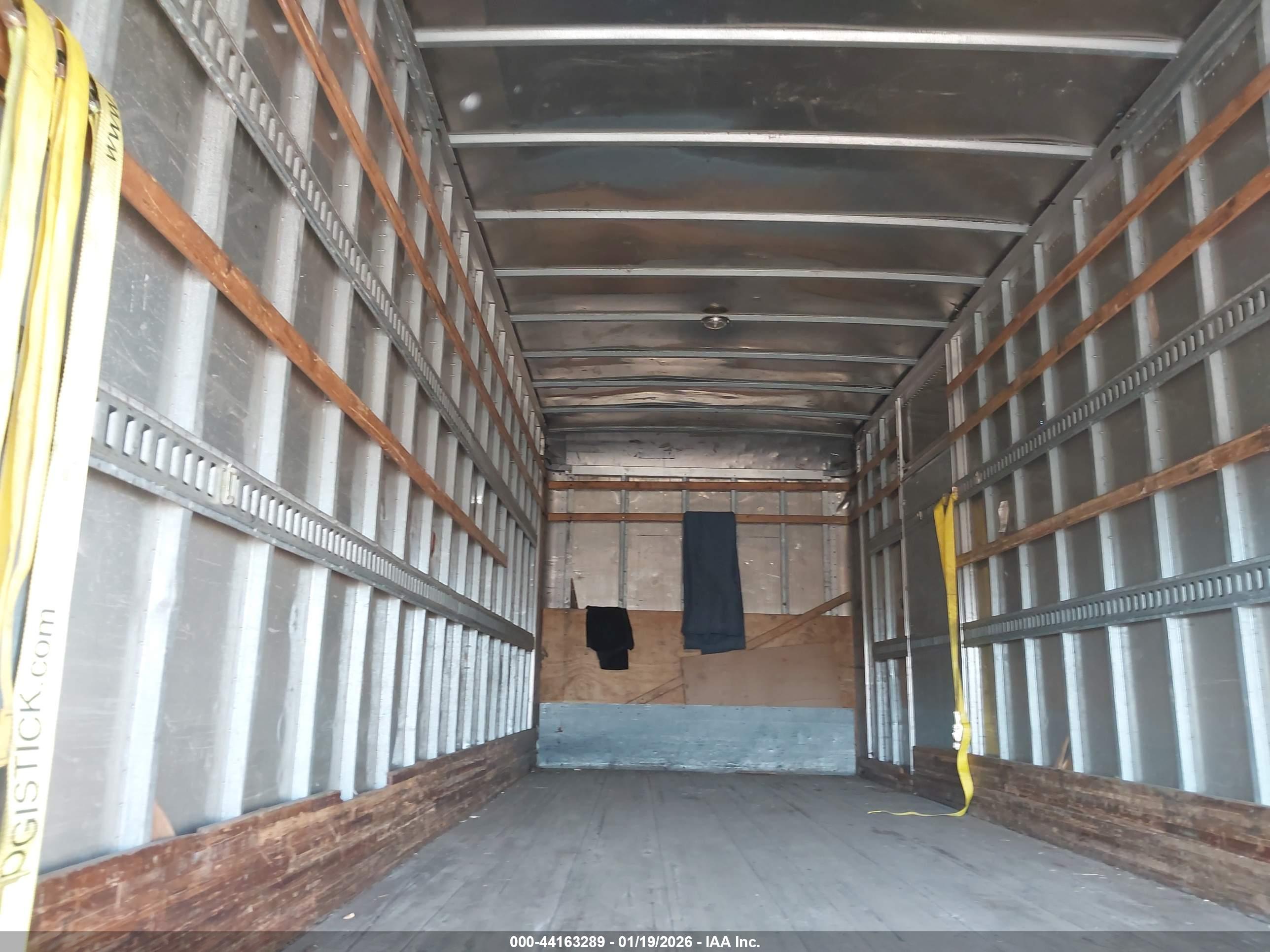 FREIGHTLINER M2 image 7