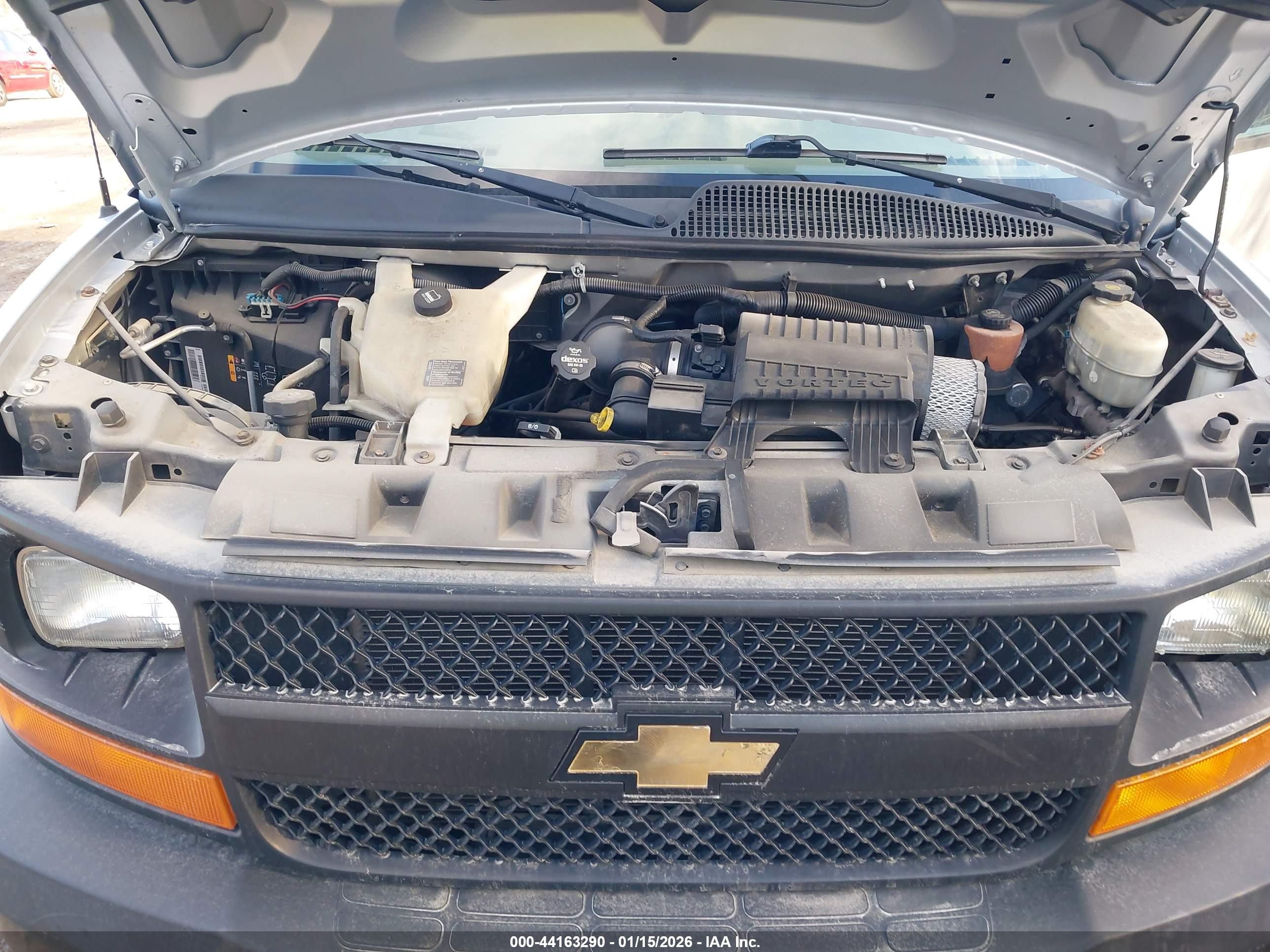 CHEVROLET EXPRESS image 10