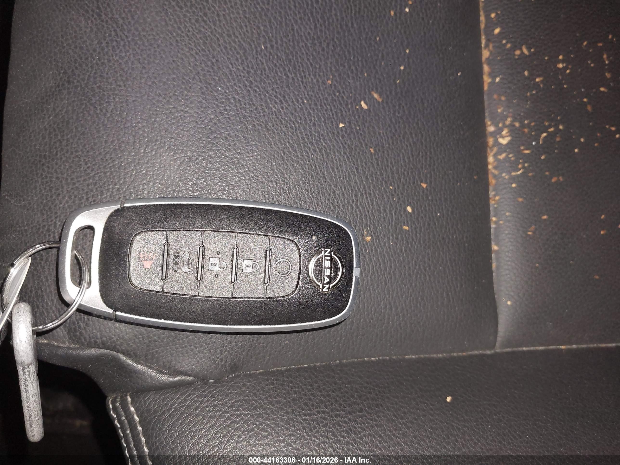 NISSAN ROGUE image 11