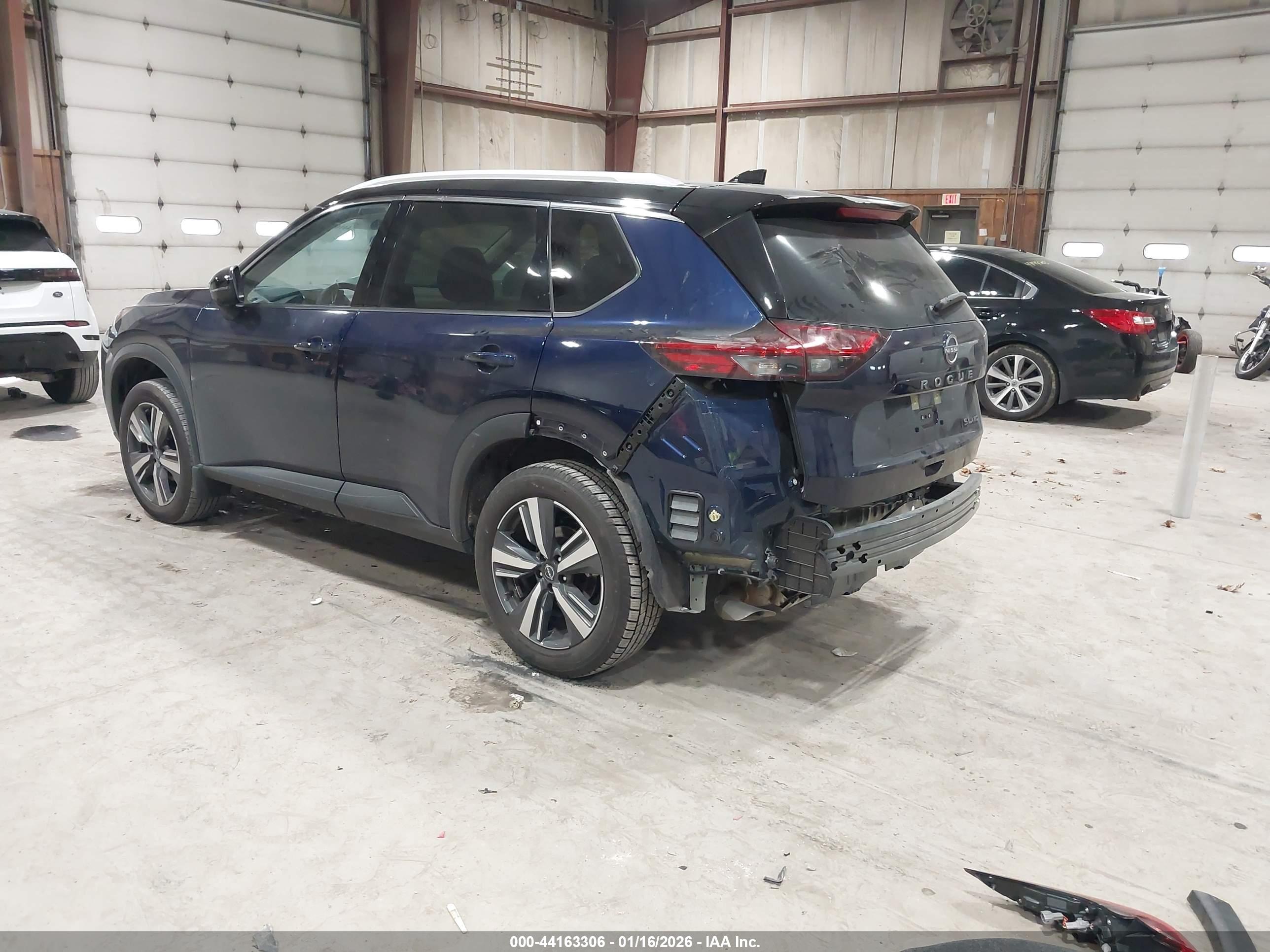 NISSAN ROGUE image 3
