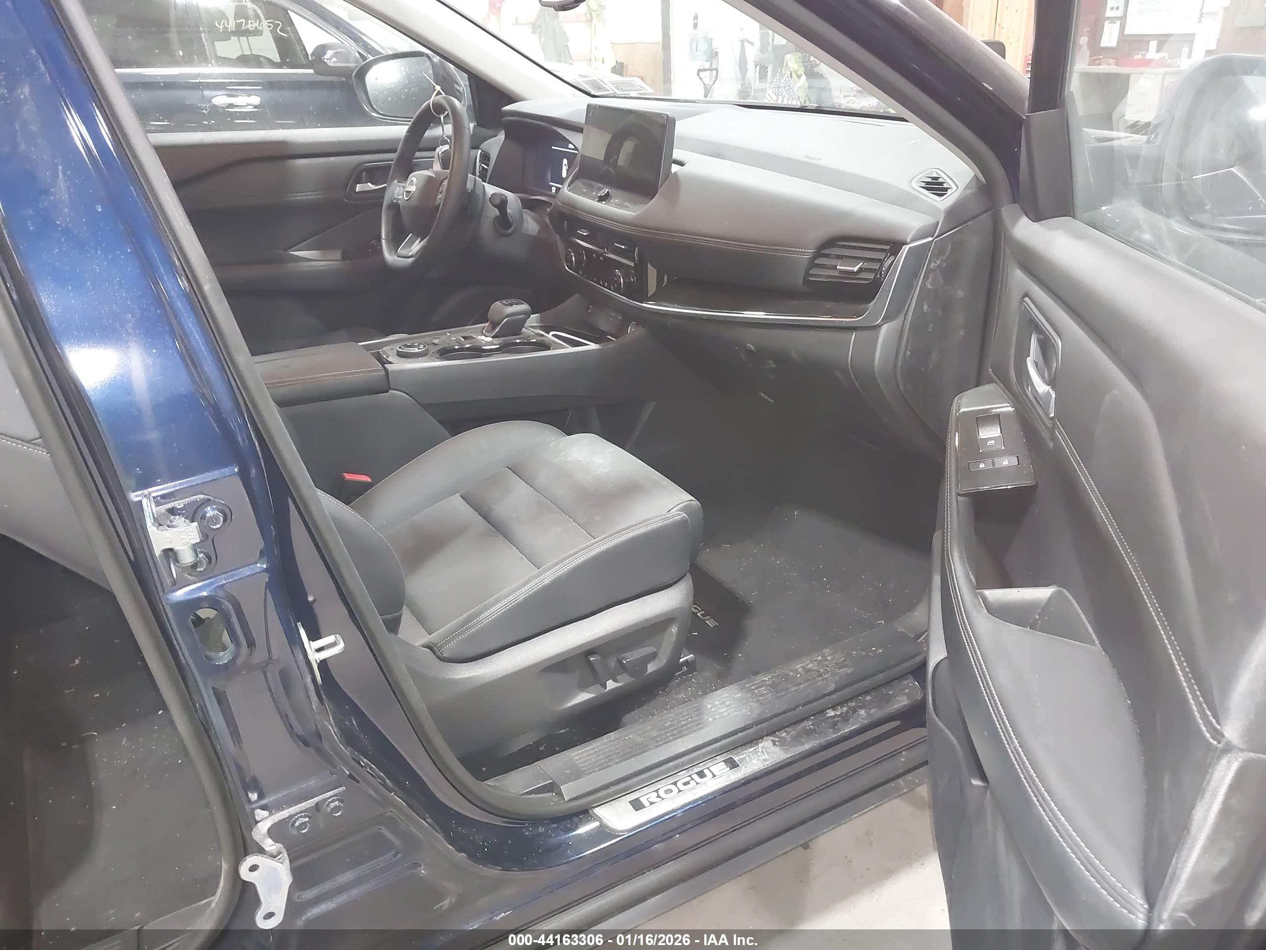 NISSAN ROGUE image 5