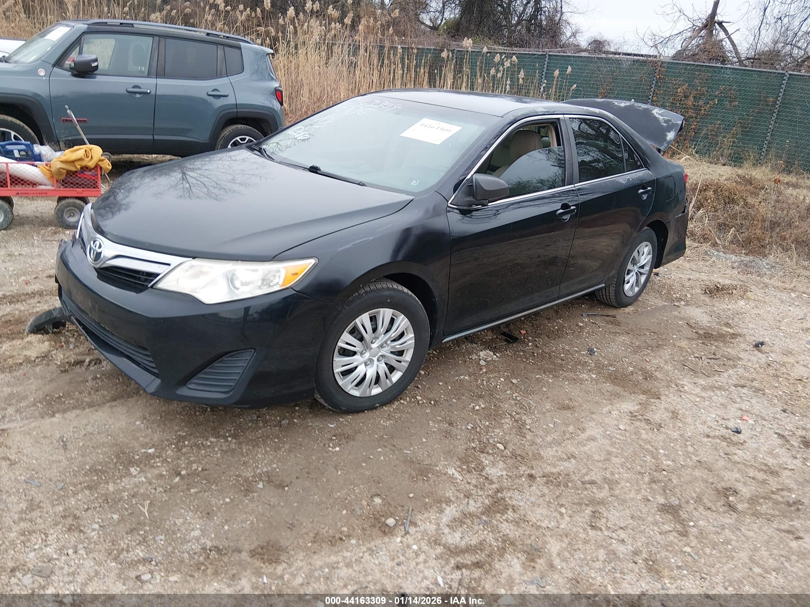 TOYOTA CAMRY image 2