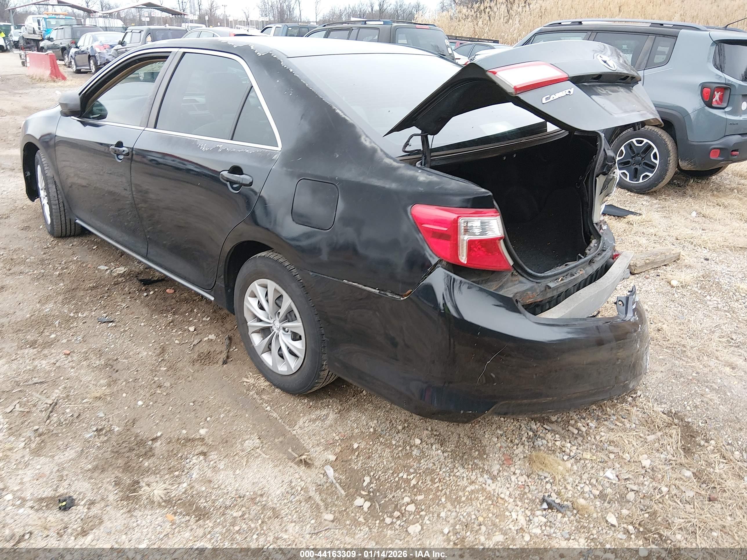 TOYOTA CAMRY image 3