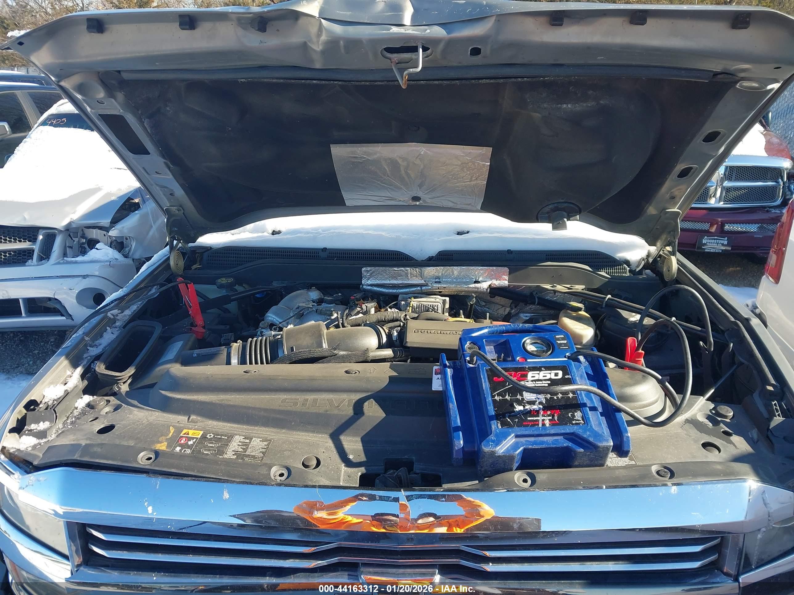 CHEVROLET SILVERADO image 10