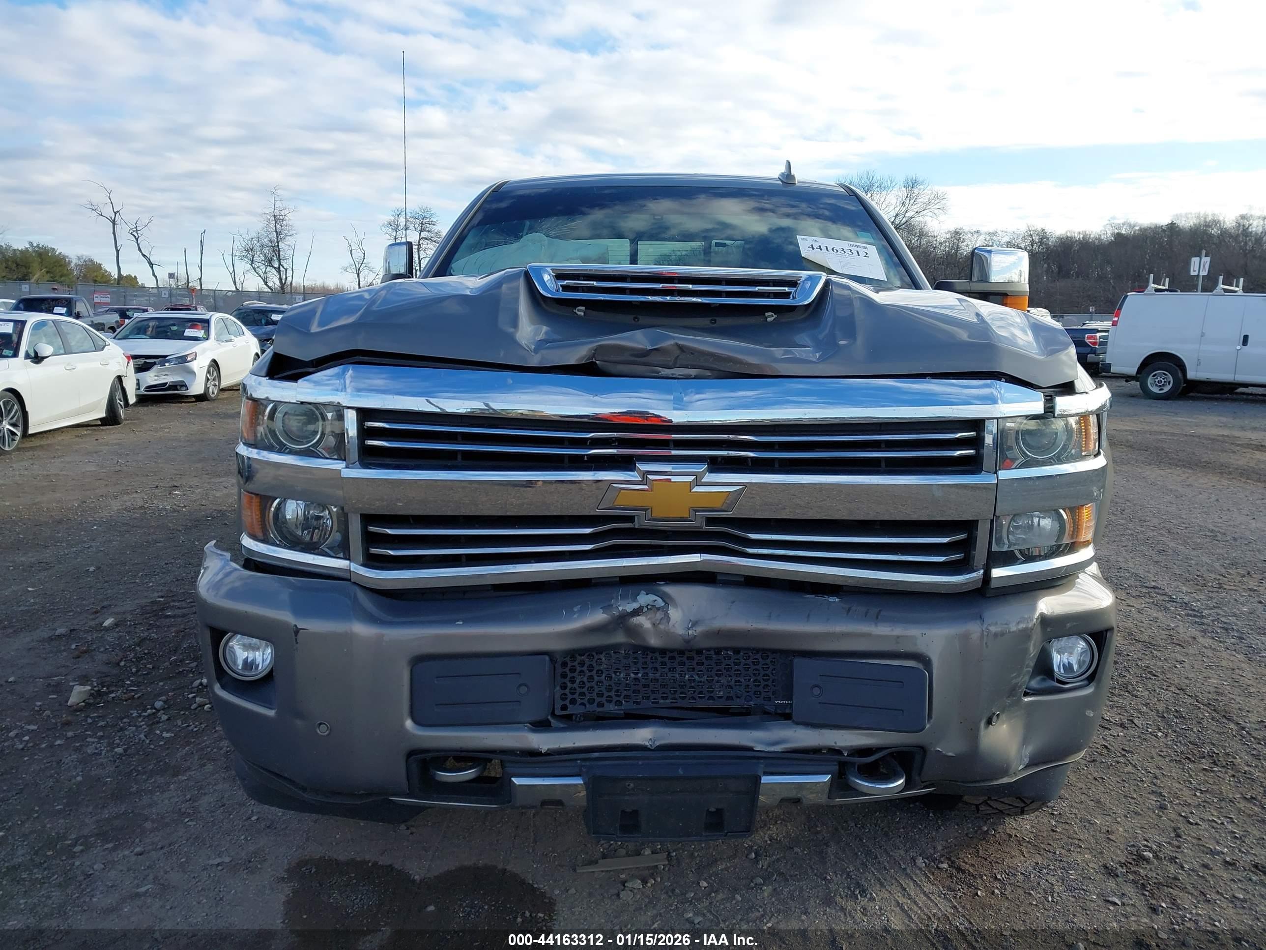CHEVROLET SILVERADO image 6