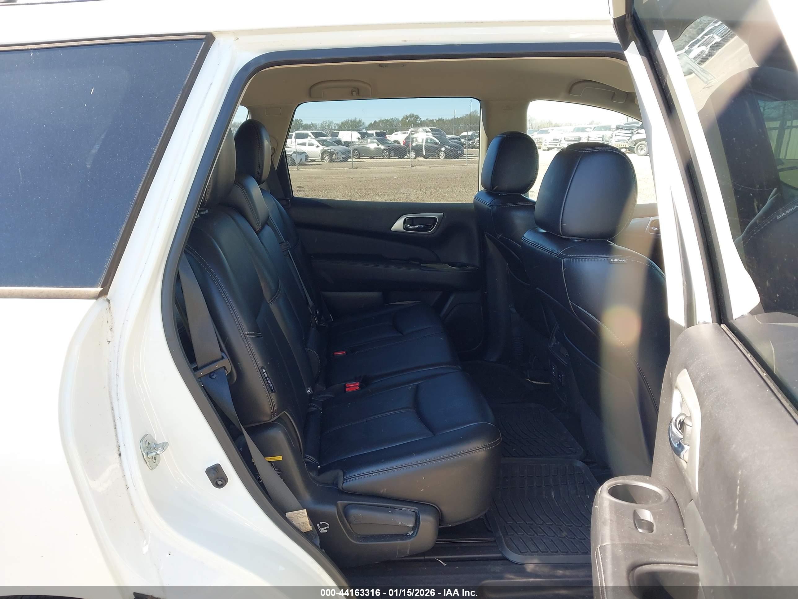 NISSAN PATHFINDER image 8