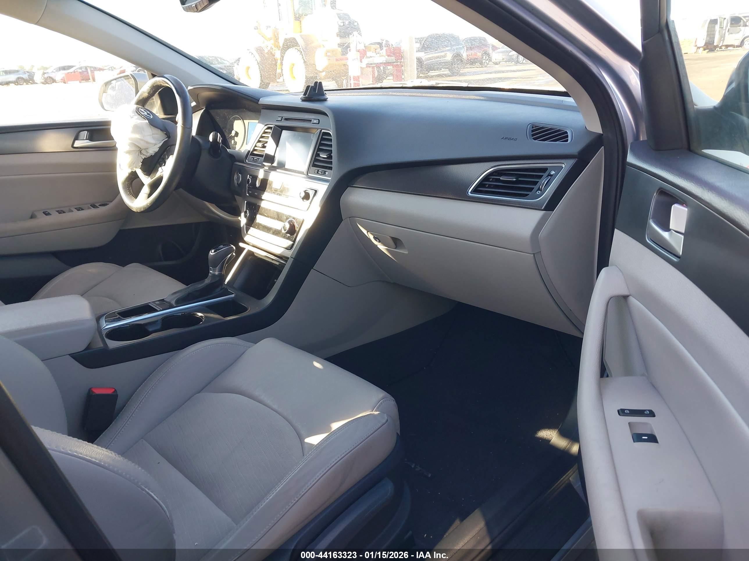 HYUNDAI SONATA image 5