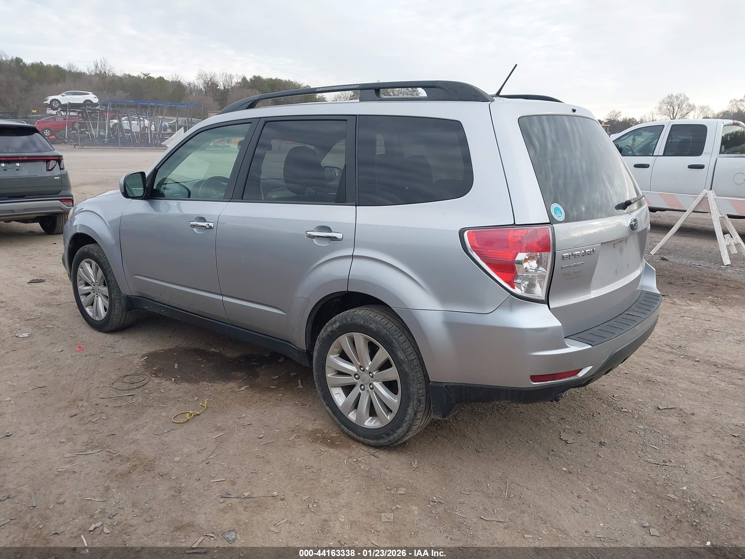 SUBARU FORESTER image 3