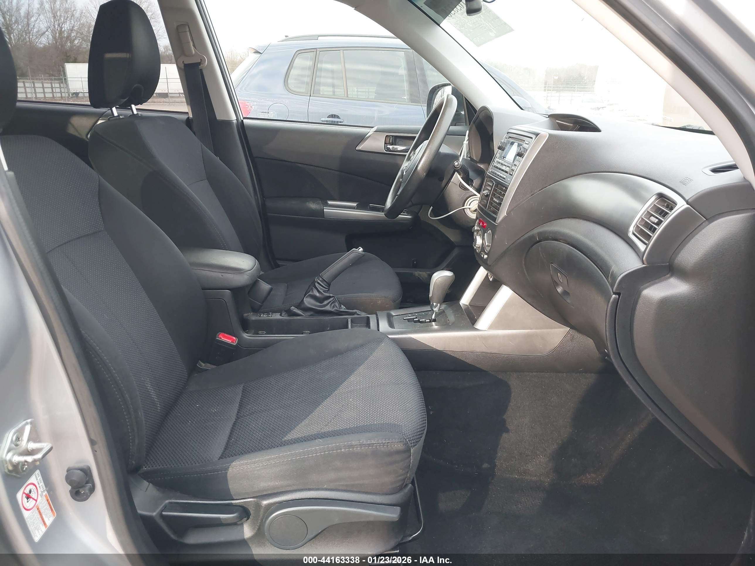 SUBARU FORESTER image 5