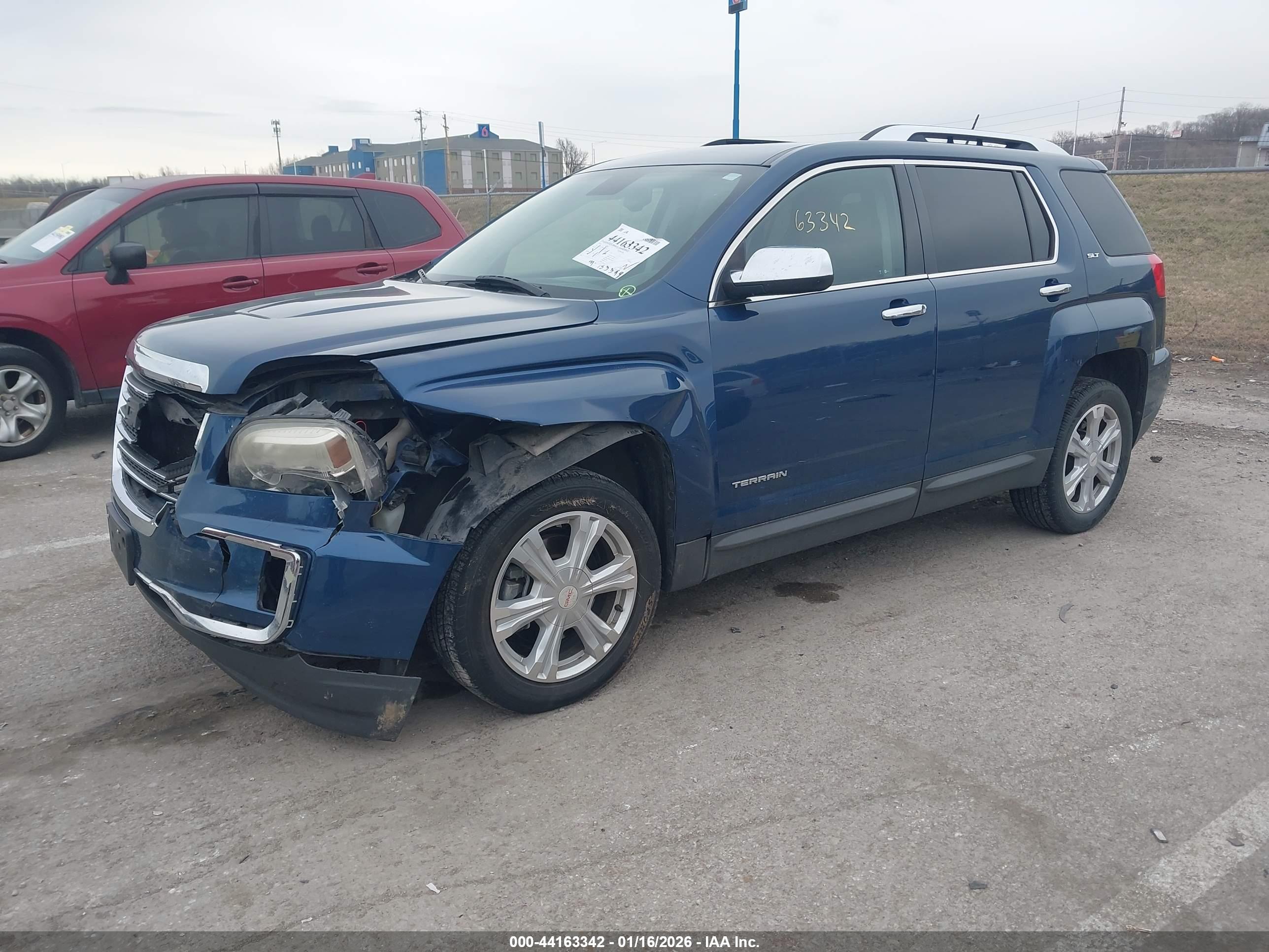 GMC TERRAIN image 2