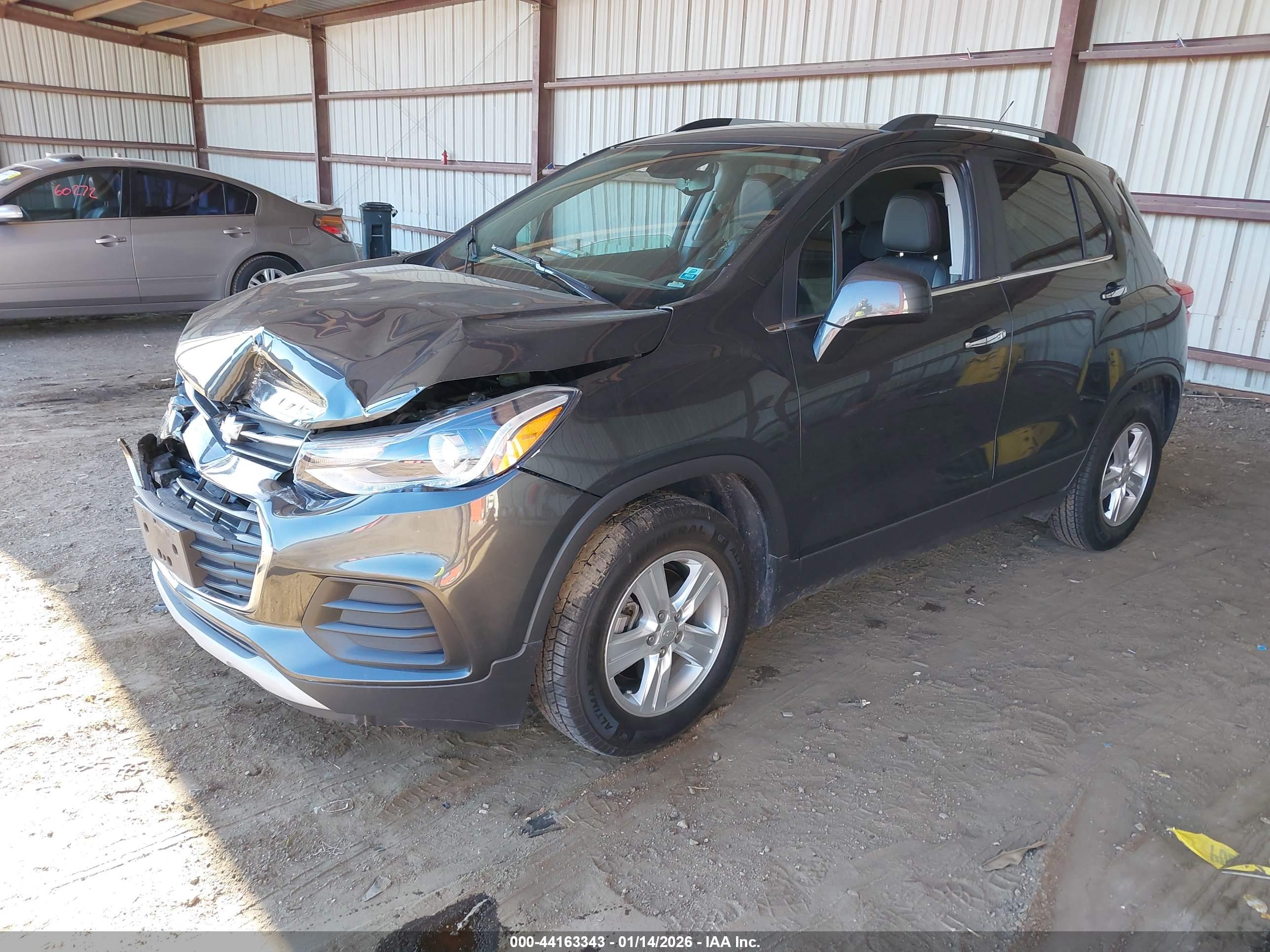 CHEVROLET TRAX image 2