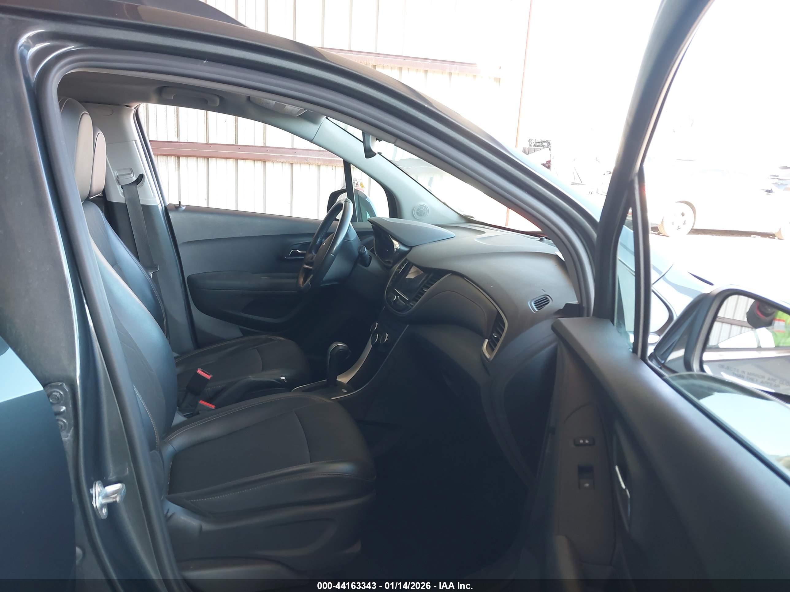 CHEVROLET TRAX image 5