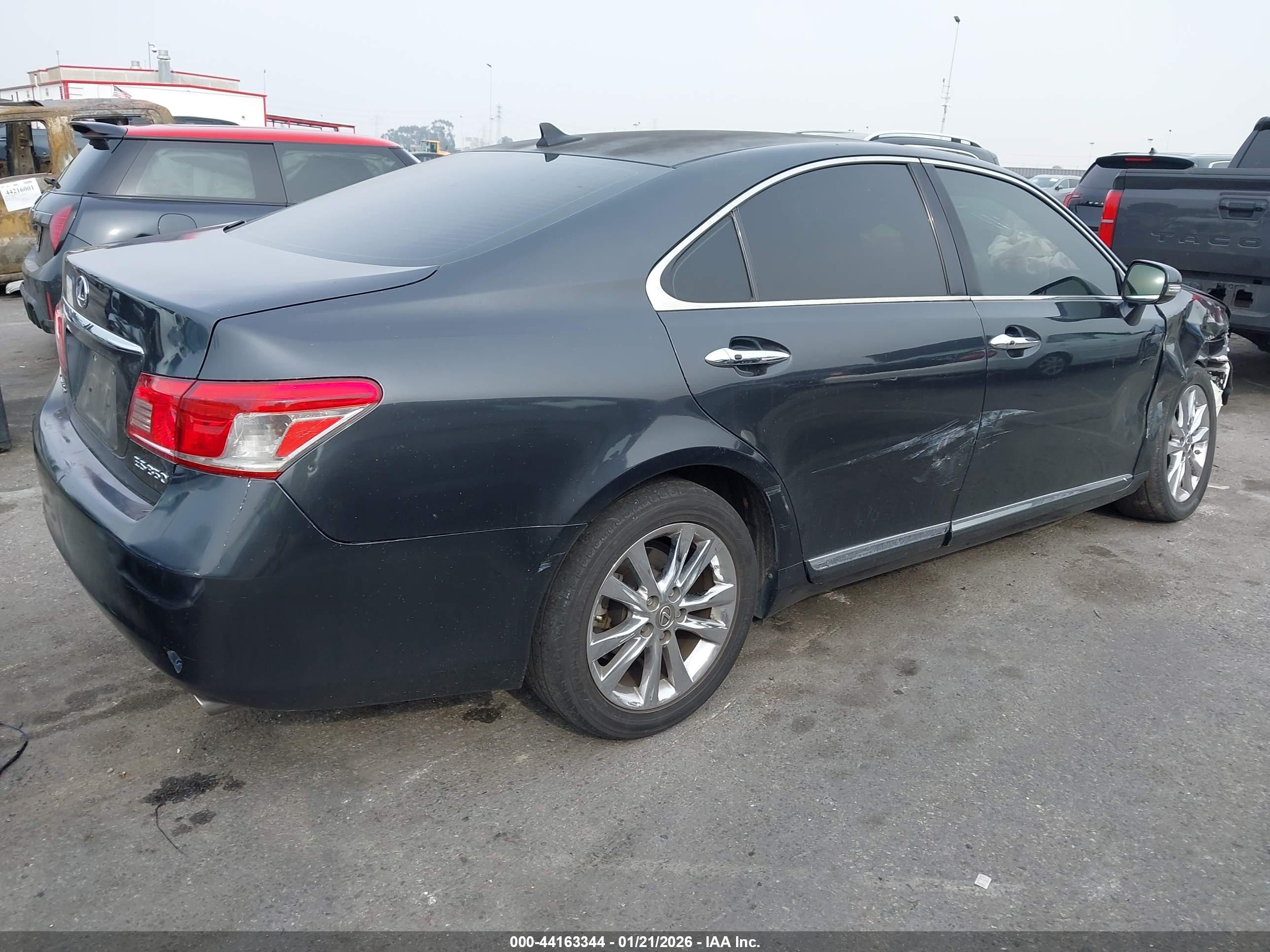 LEXUS ES image 4