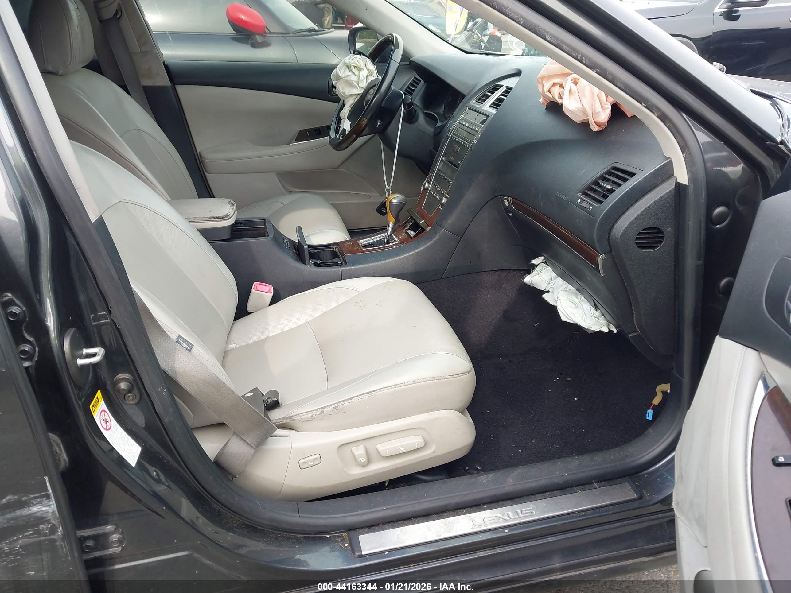 LEXUS ES image 5