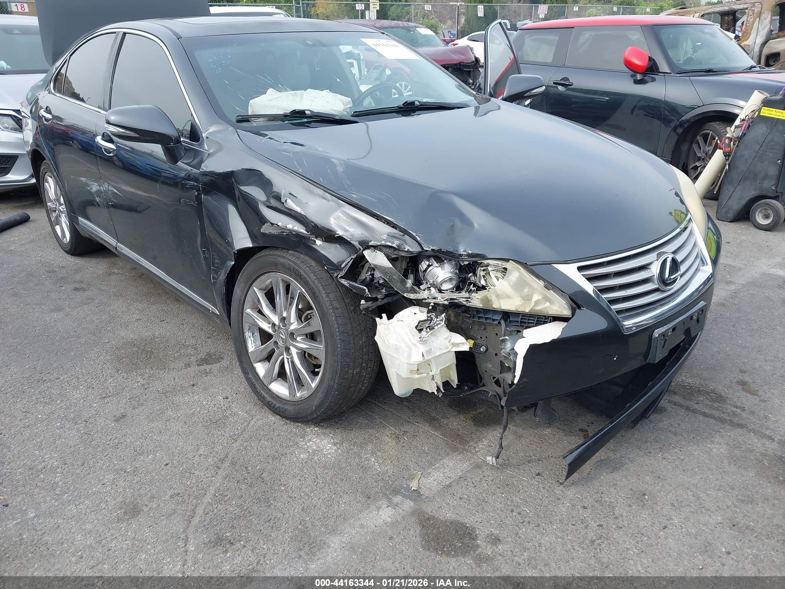 LEXUS ES image 6