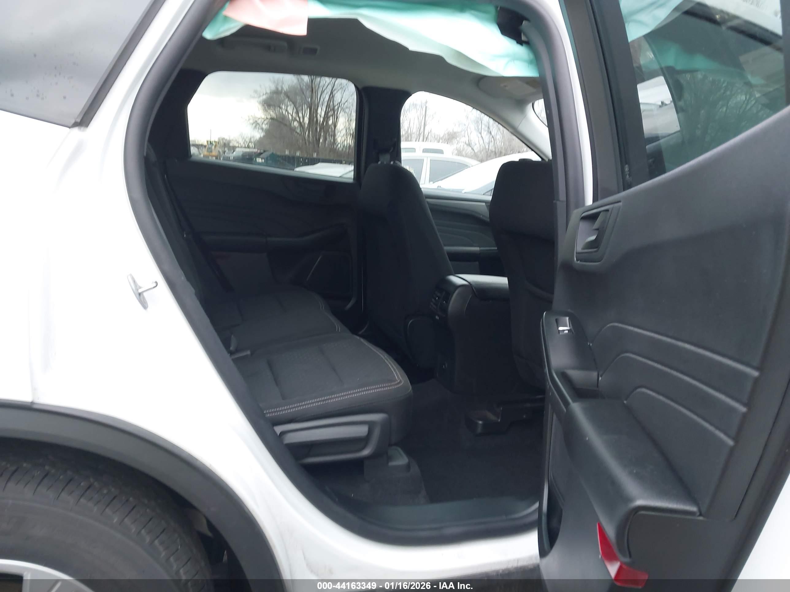 FORD ESCAPE image 8