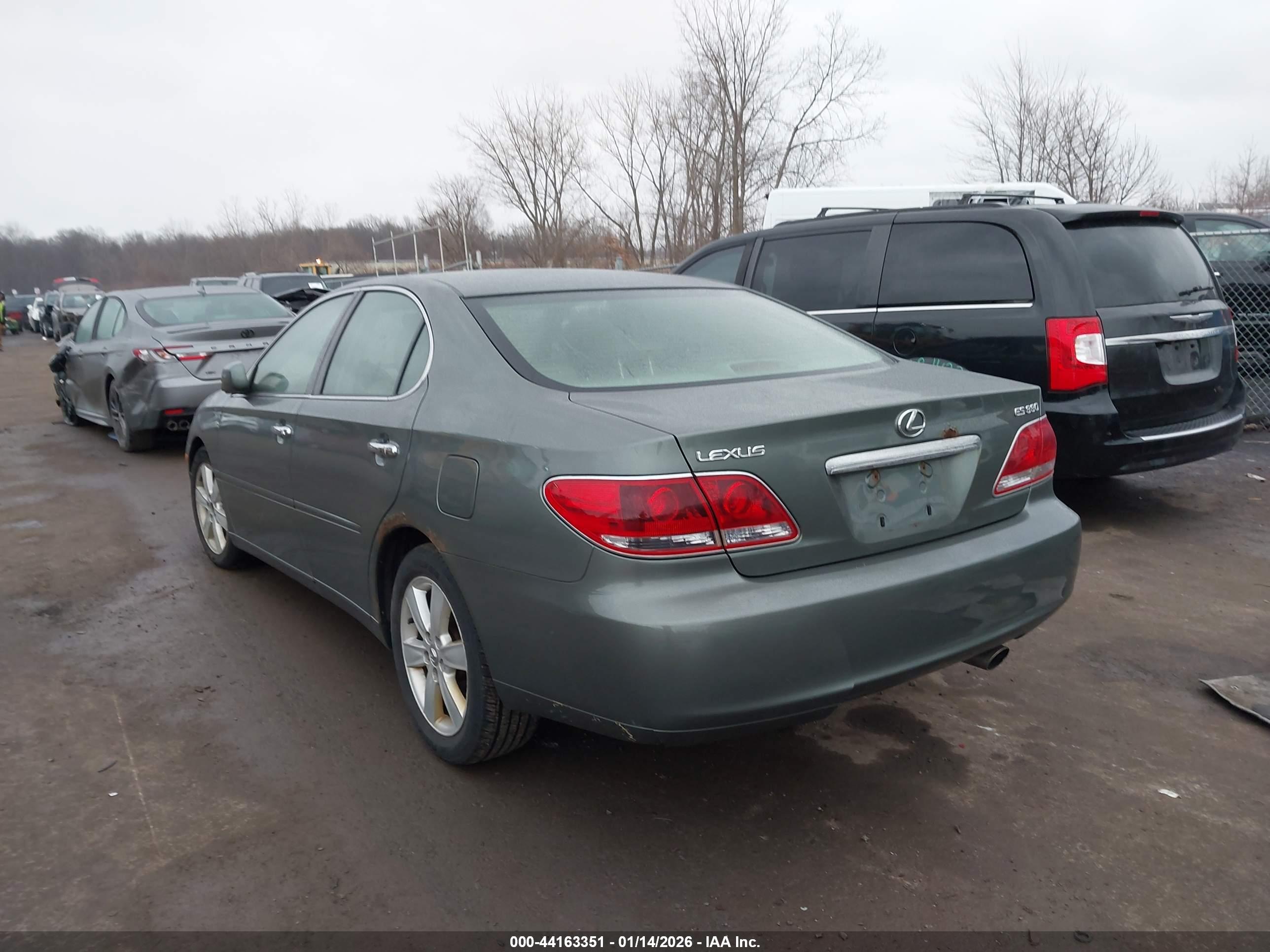 LEXUS ES image 3