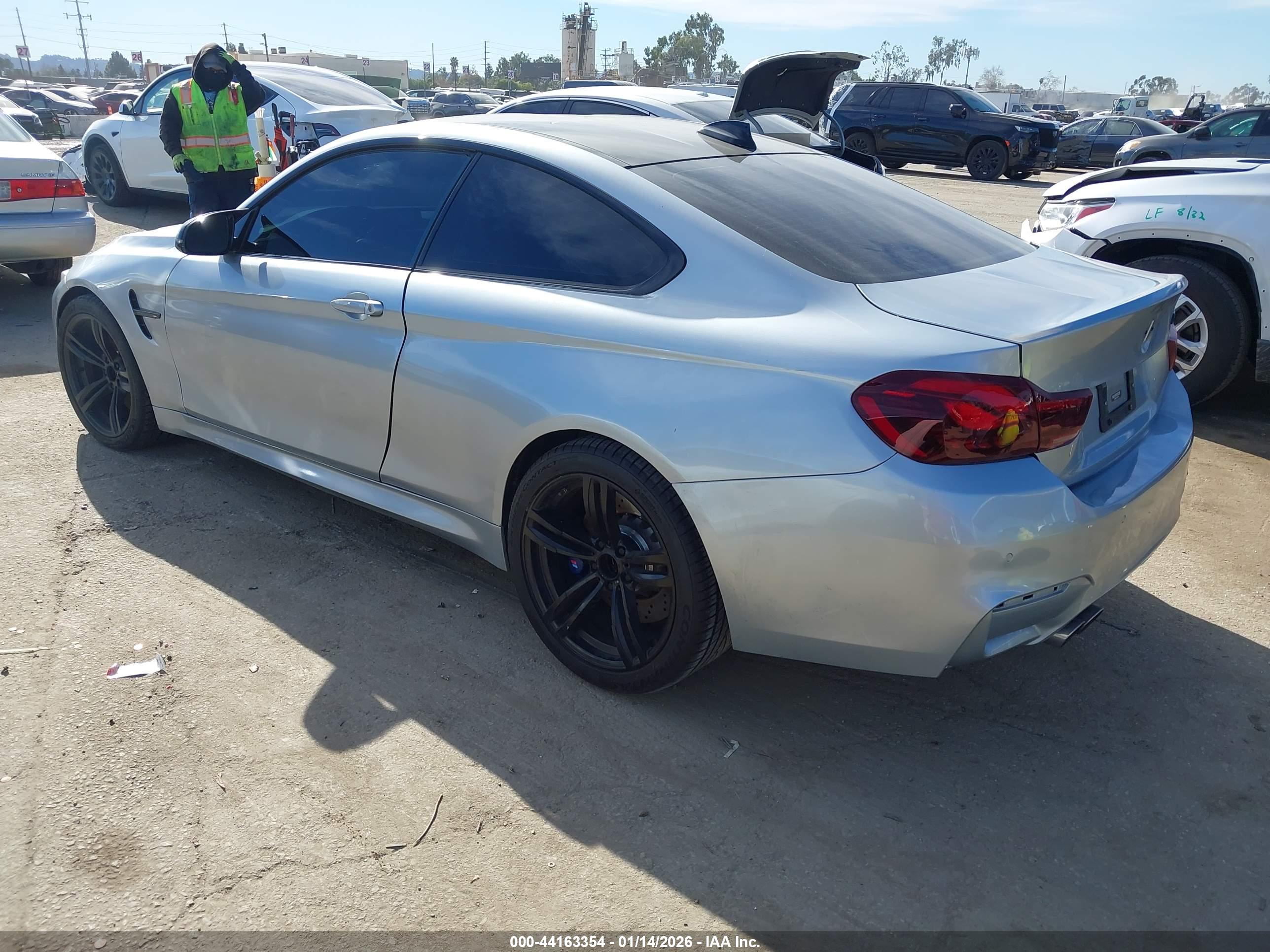 BMW M4 image 3