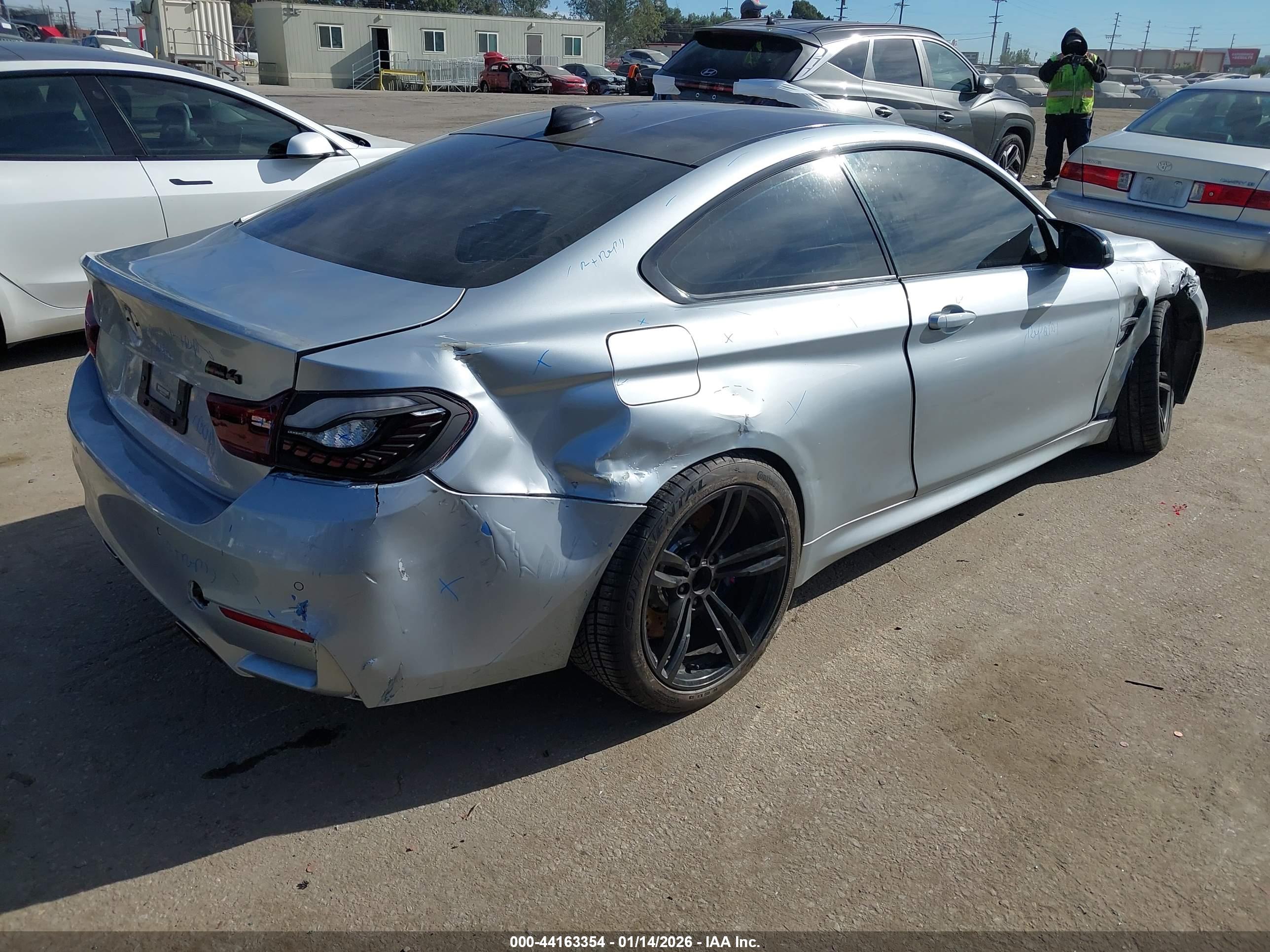 BMW M4 image 4