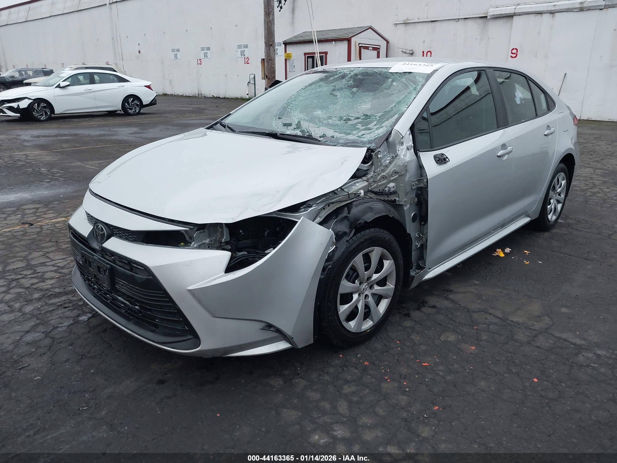 TOYOTA COROLLA image 2