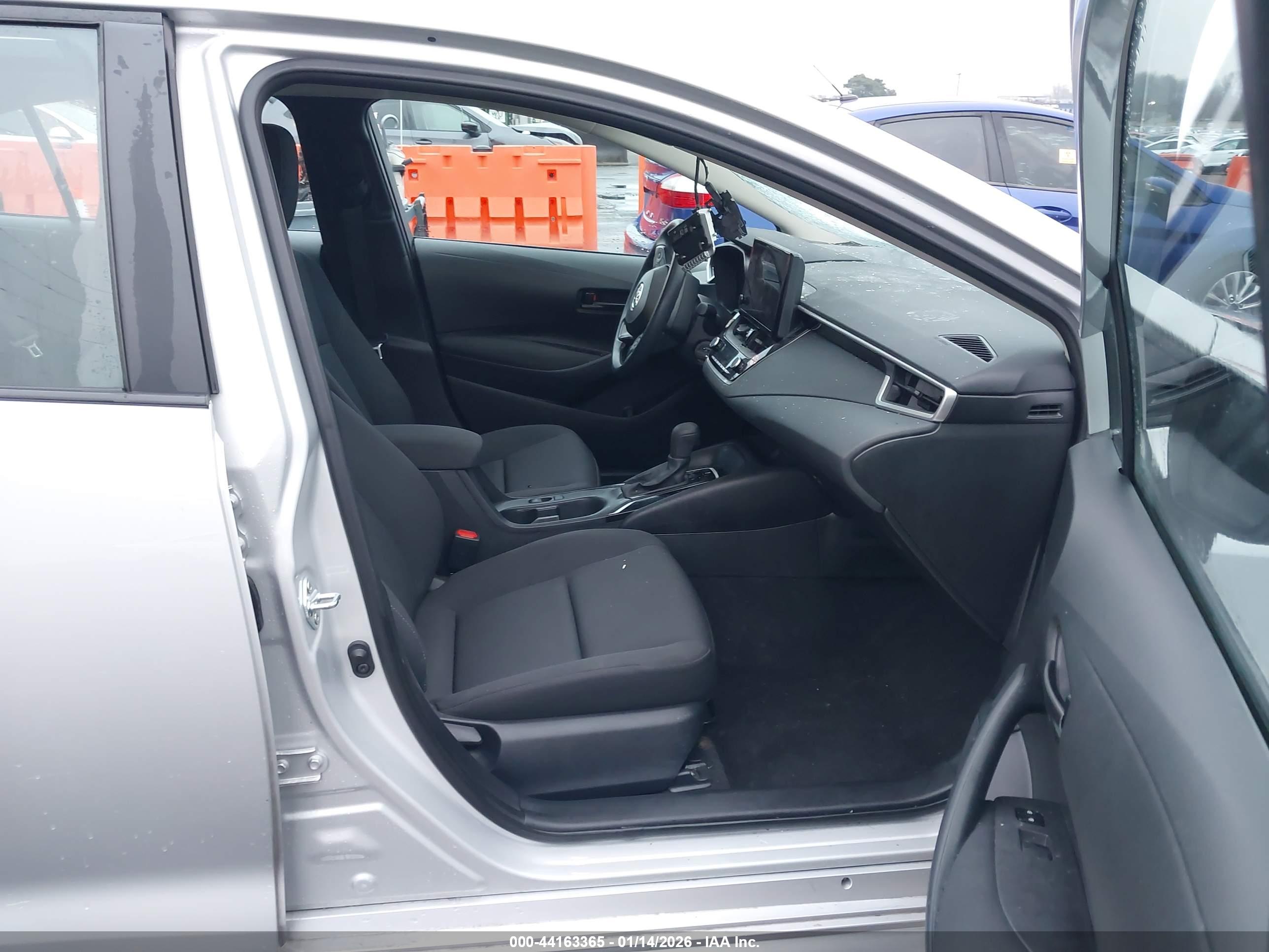 TOYOTA COROLLA image 5