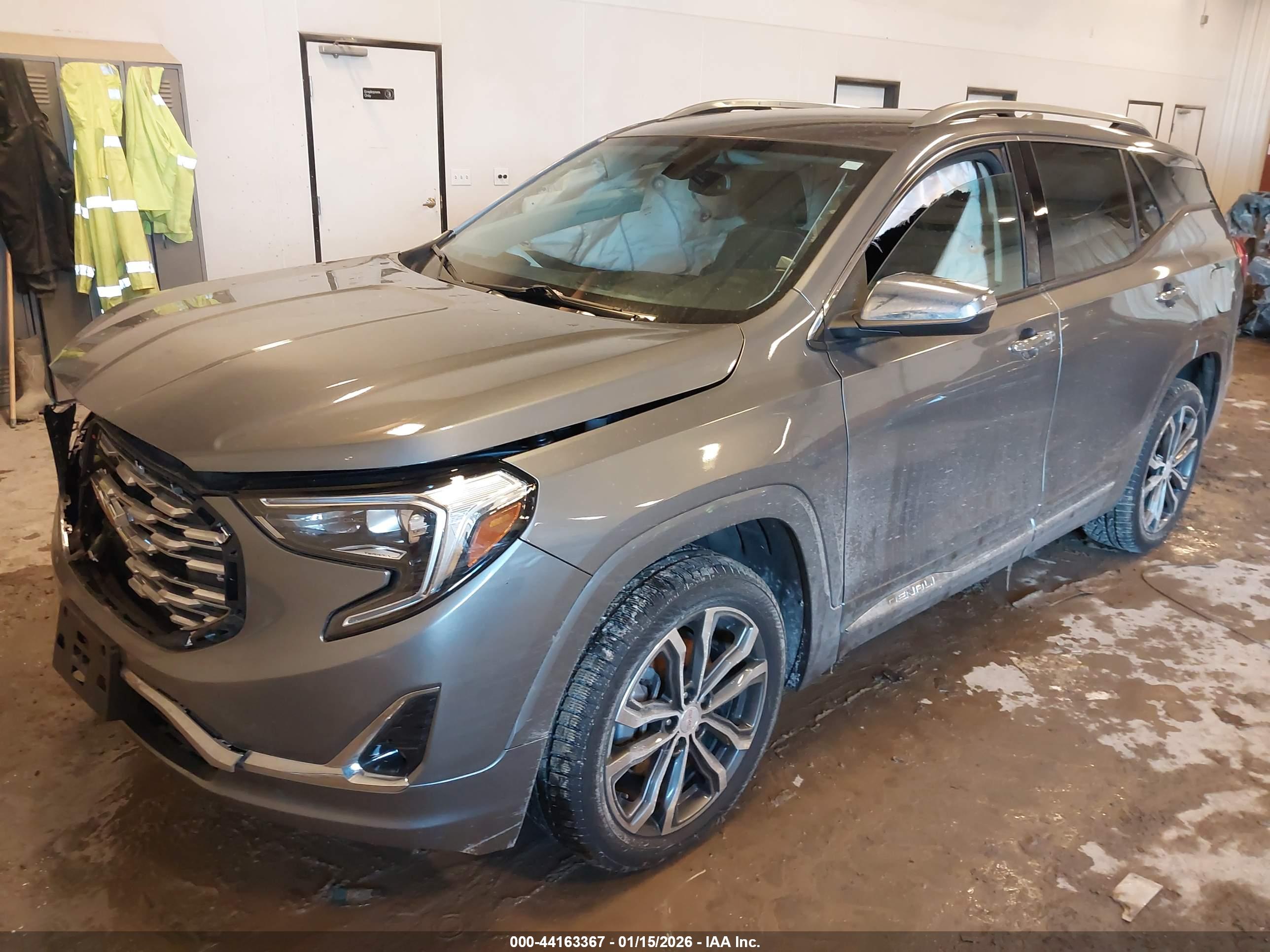 GMC TERRAIN image 2