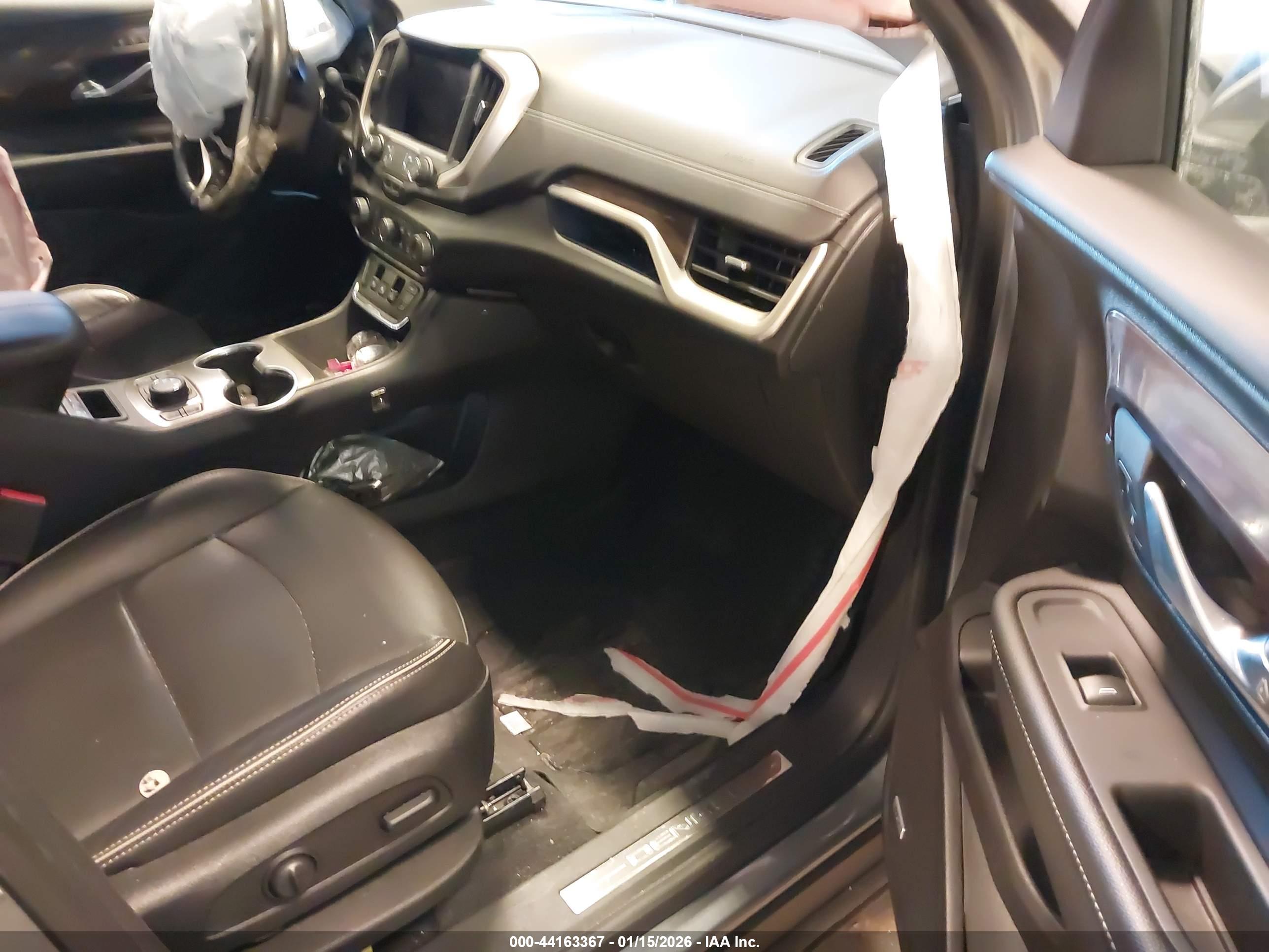 GMC TERRAIN image 5