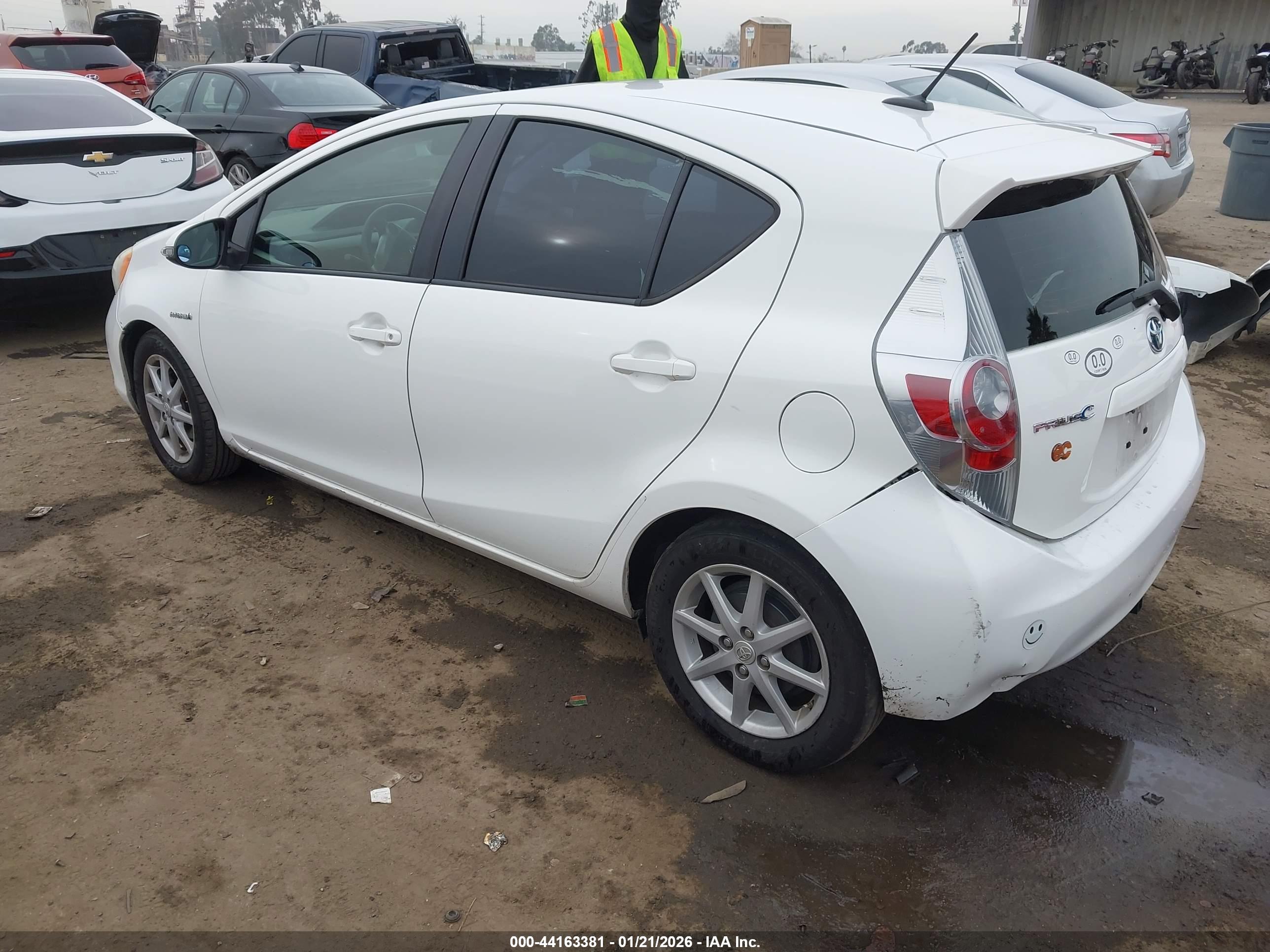 TOYOTA PRIUS image 3