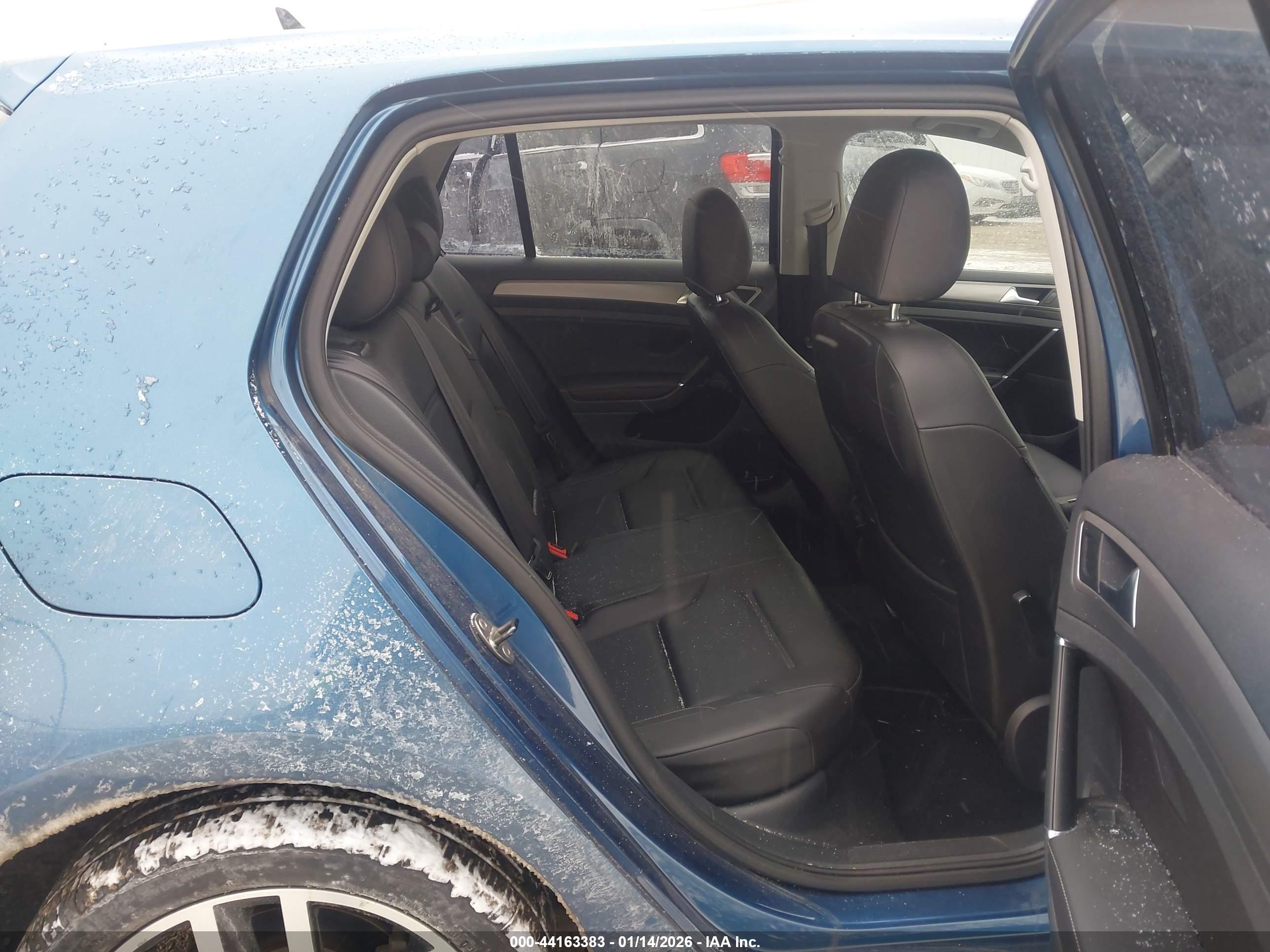 VOLKSWAGEN GOLF image 8