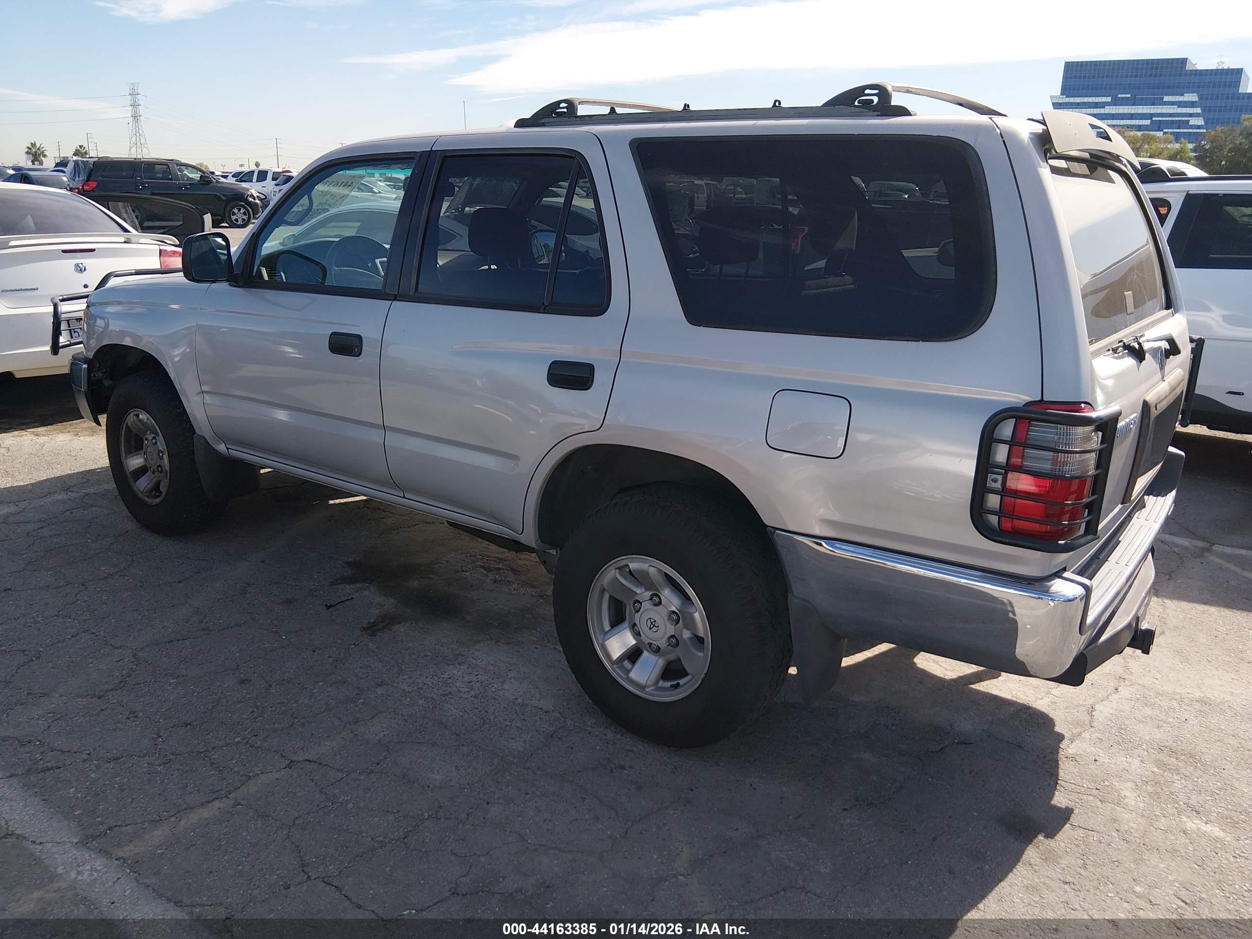 TOYOTA 4RUNNER image 3
