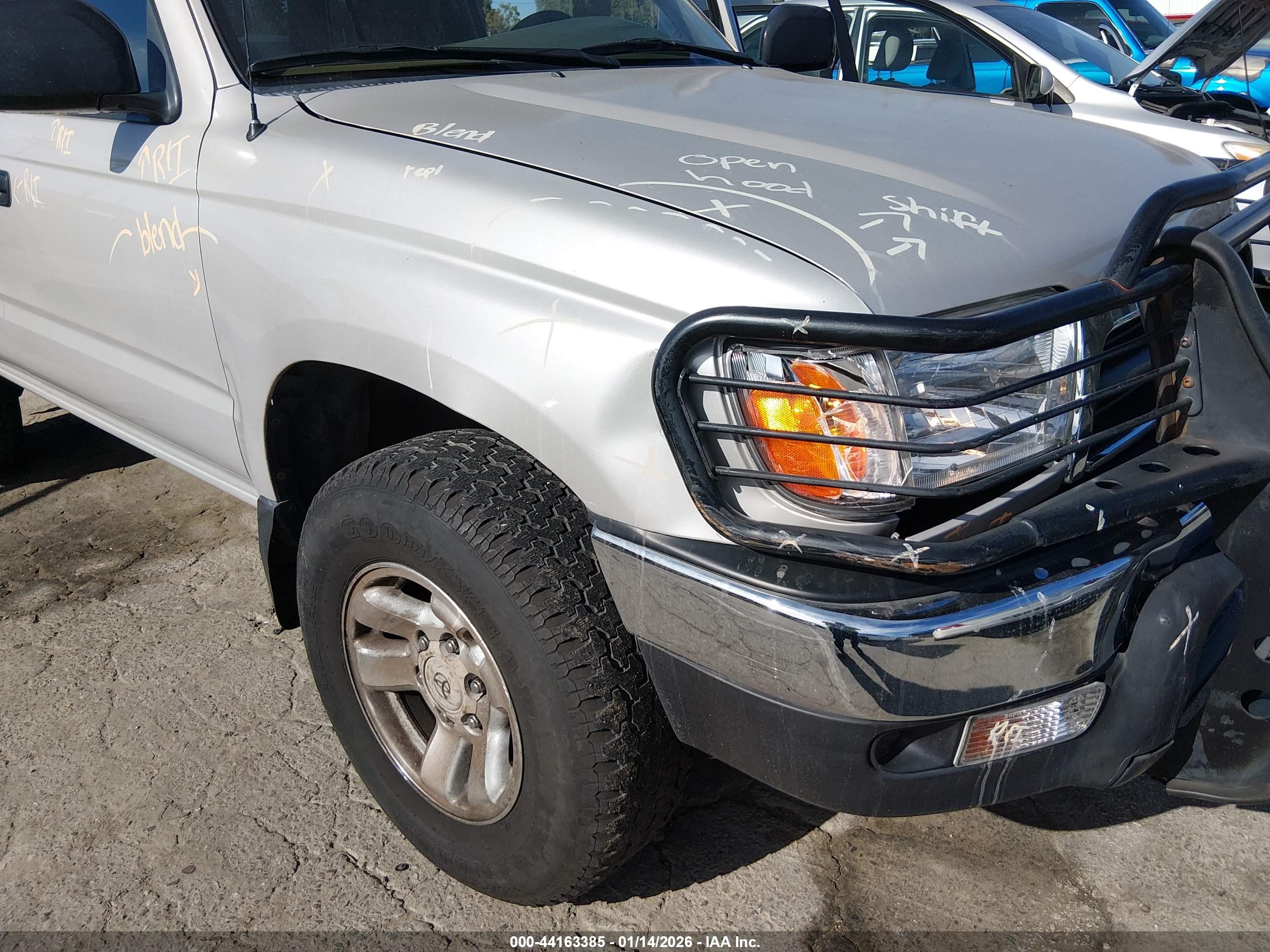 TOYOTA 4RUNNER image 6