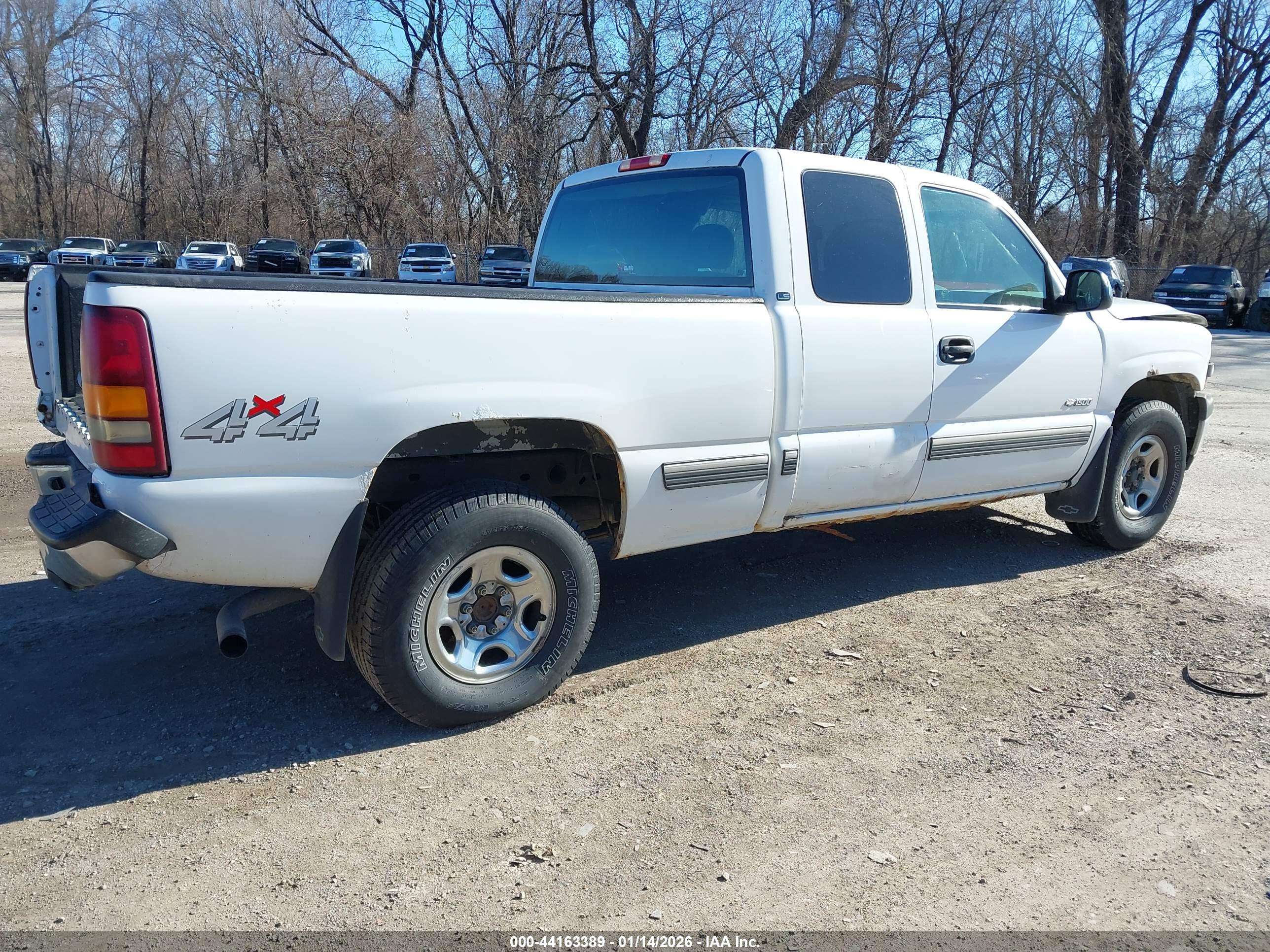 CHEVROLET SILVERADO image 4