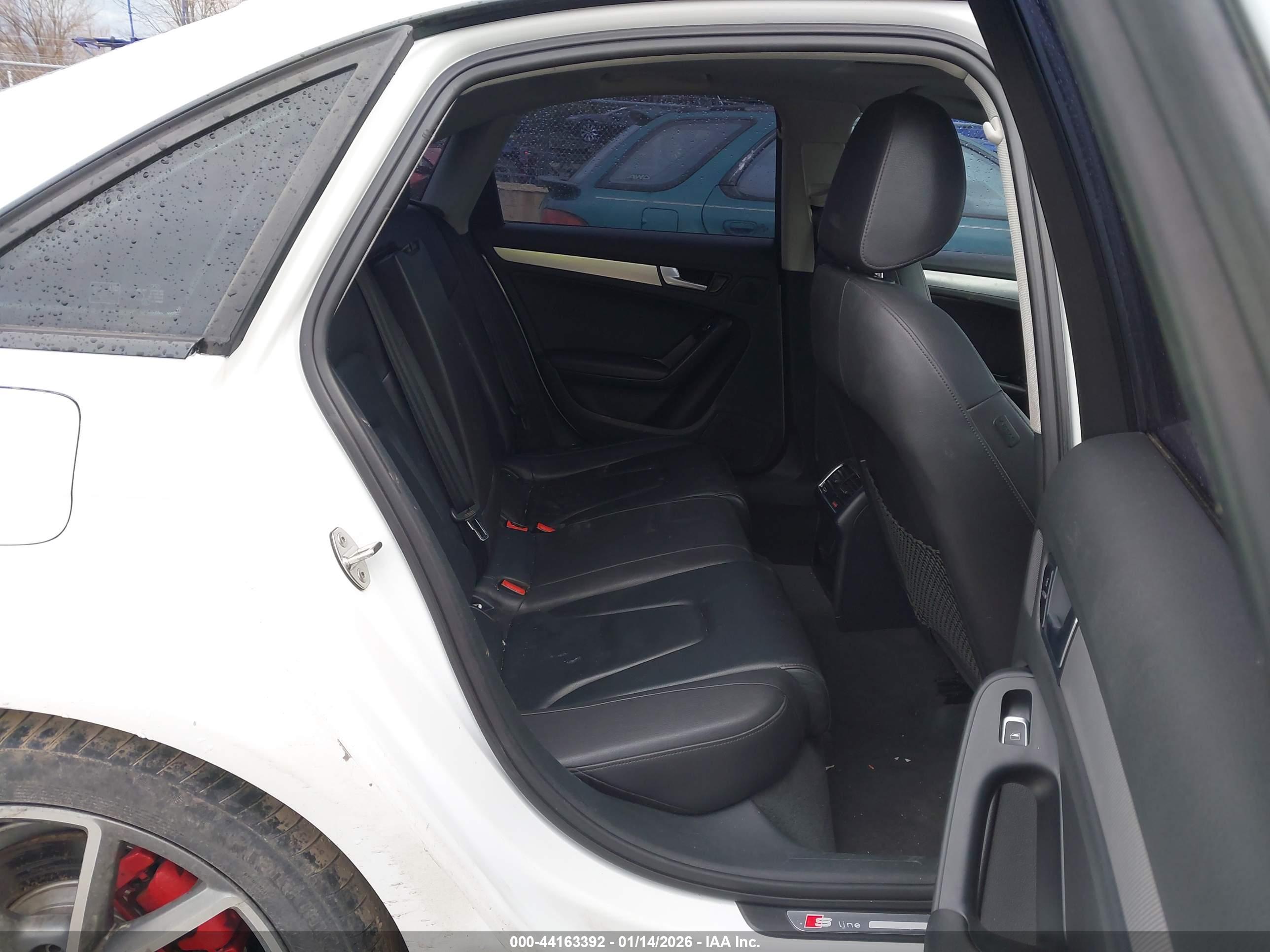 AUDI A4 image 8