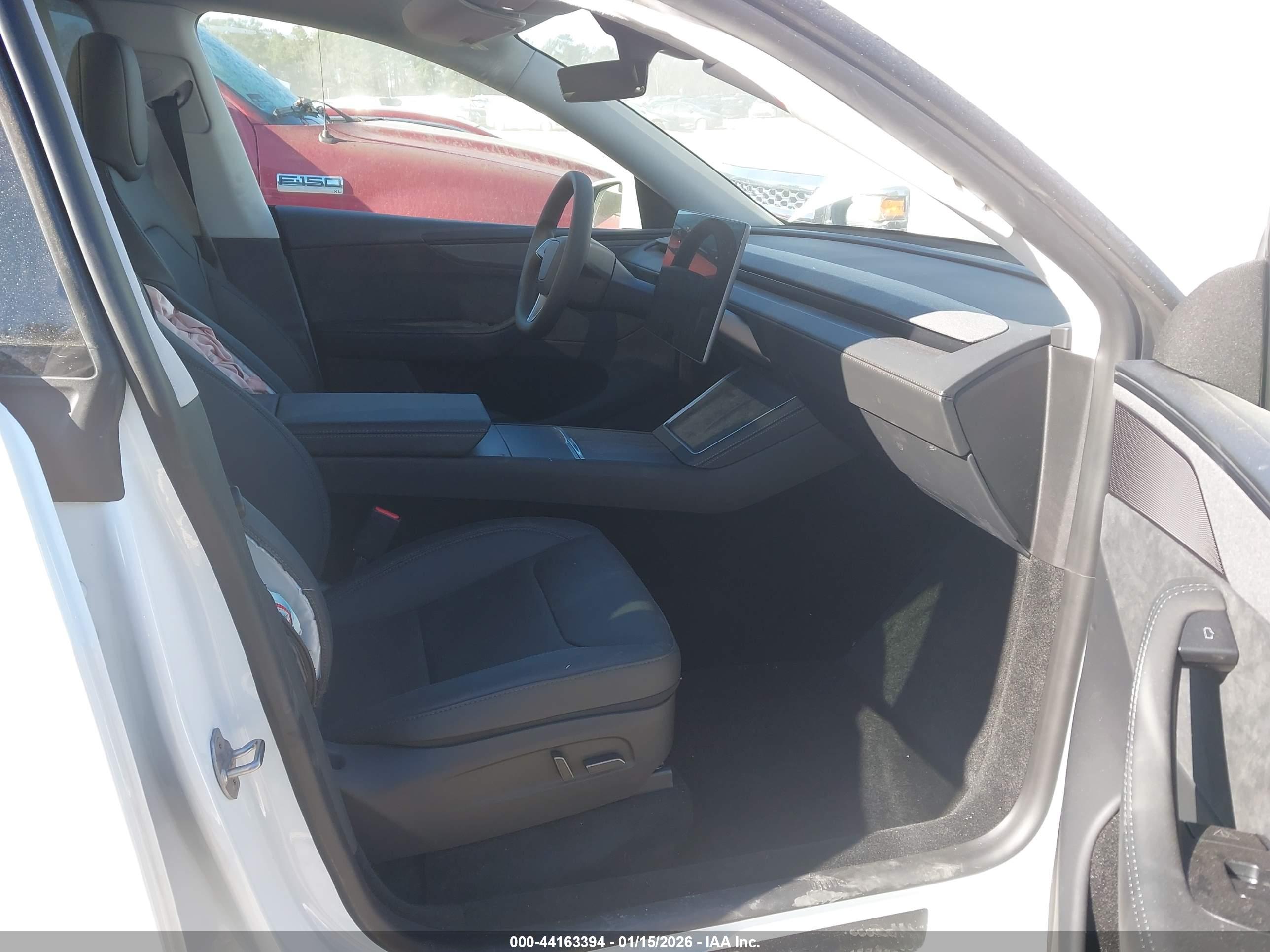 TESLA MODEL image 5