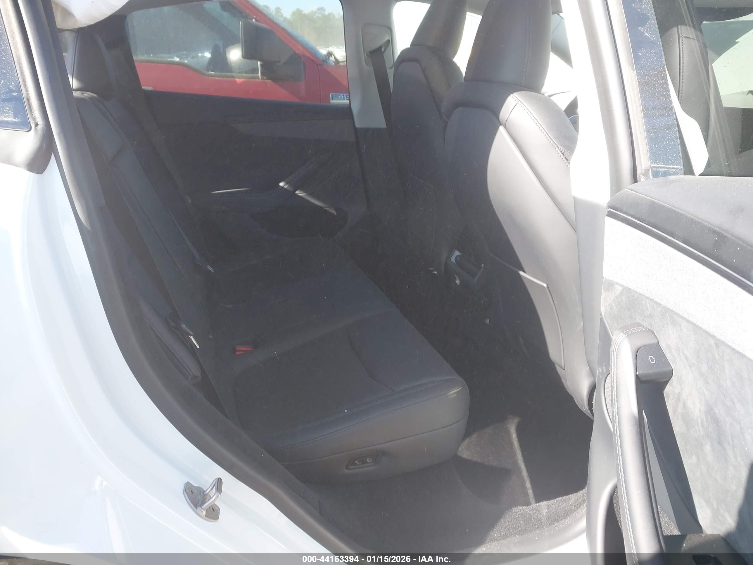TESLA MODEL image 8