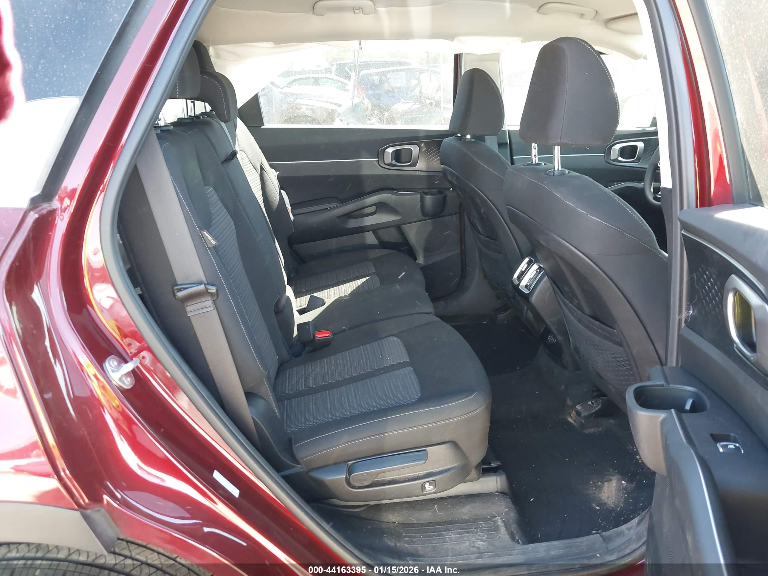 KIA SORENTO image 8