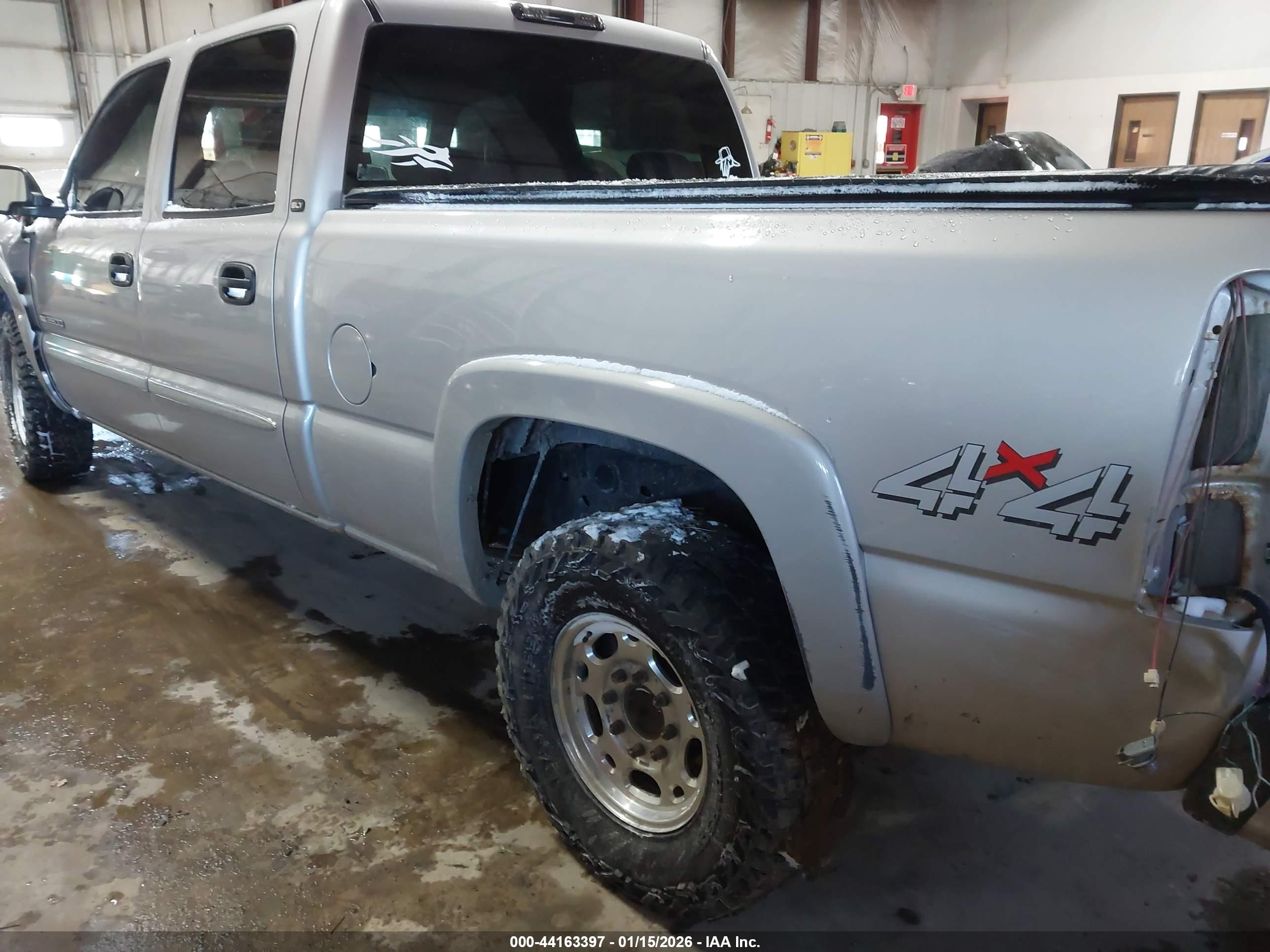 GMC SIERRA image 3