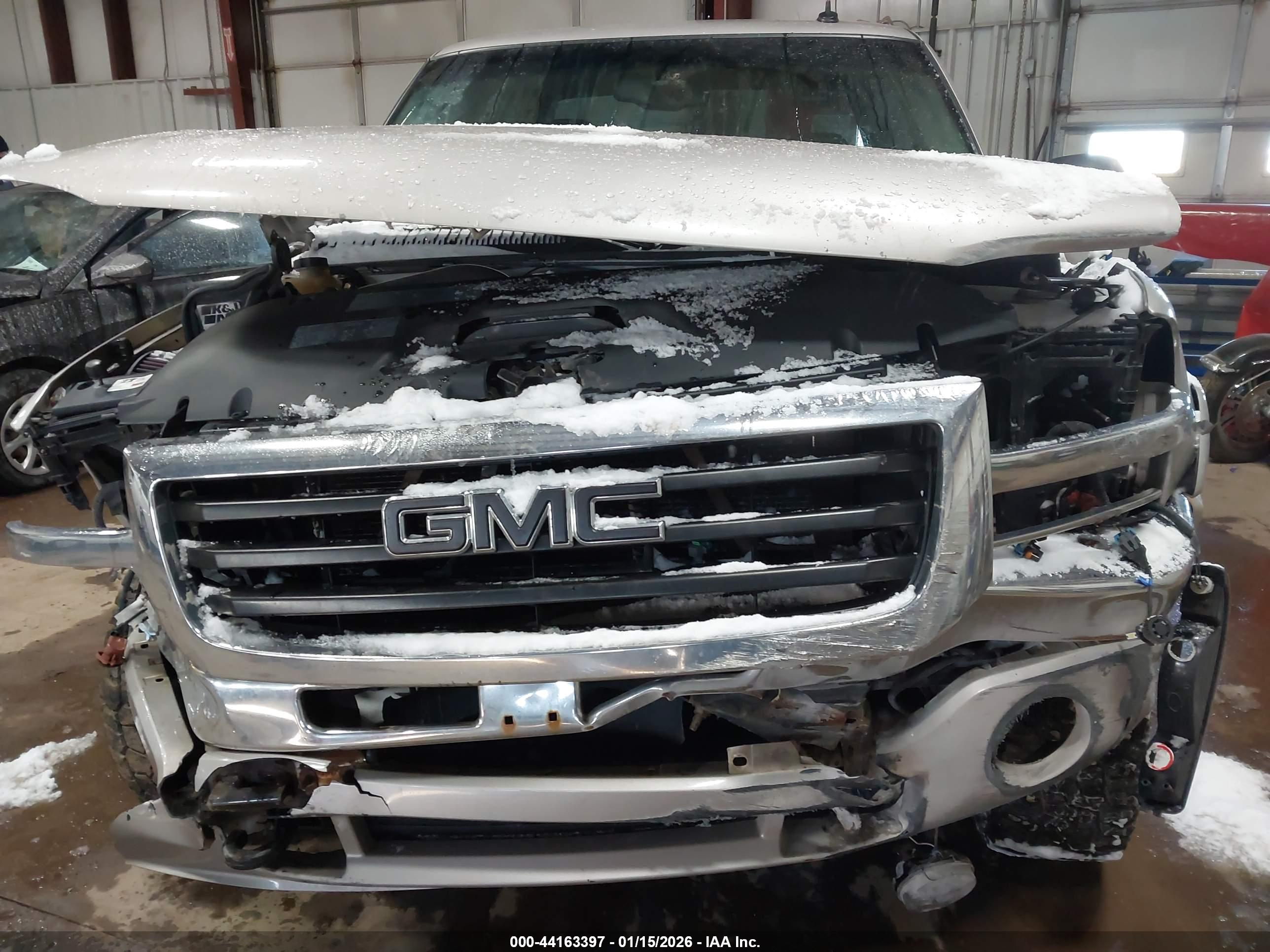GMC SIERRA image 6