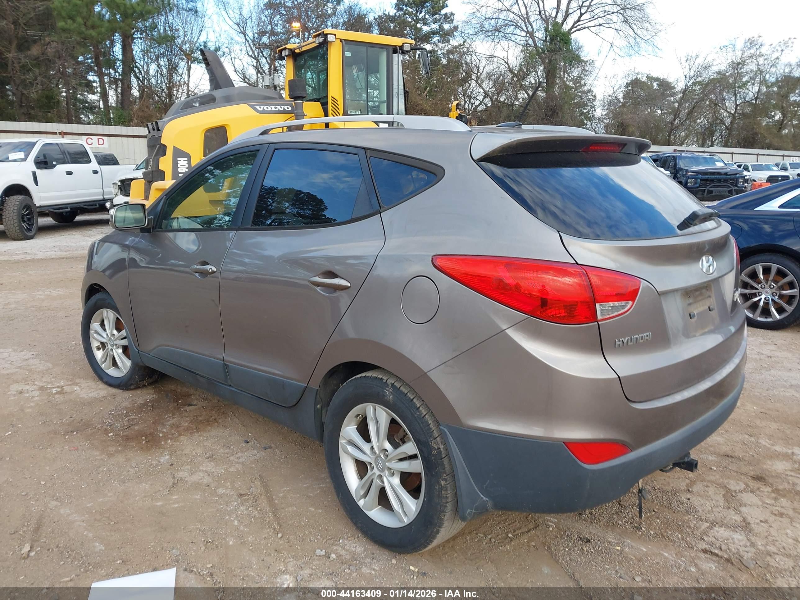 HYUNDAI TUCSON image 3