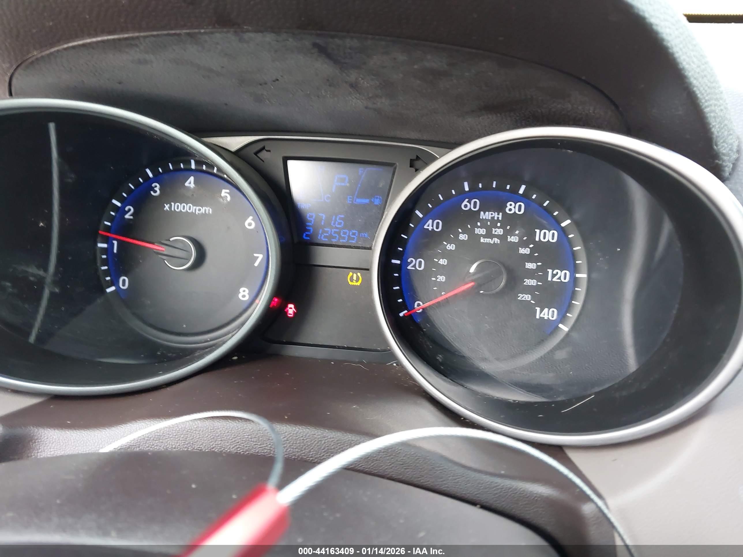 HYUNDAI TUCSON image 7