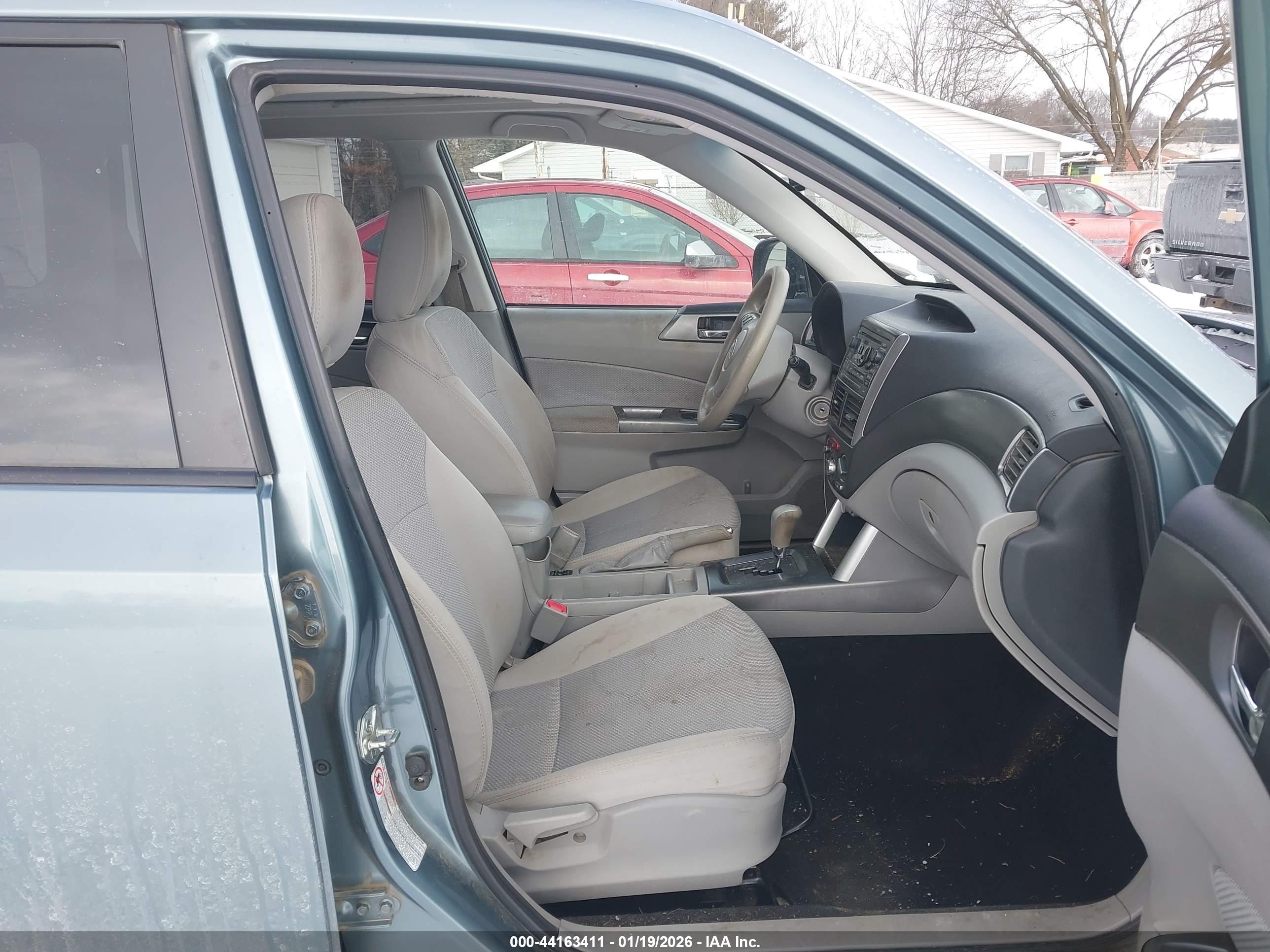 SUBARU FORESTER image 5