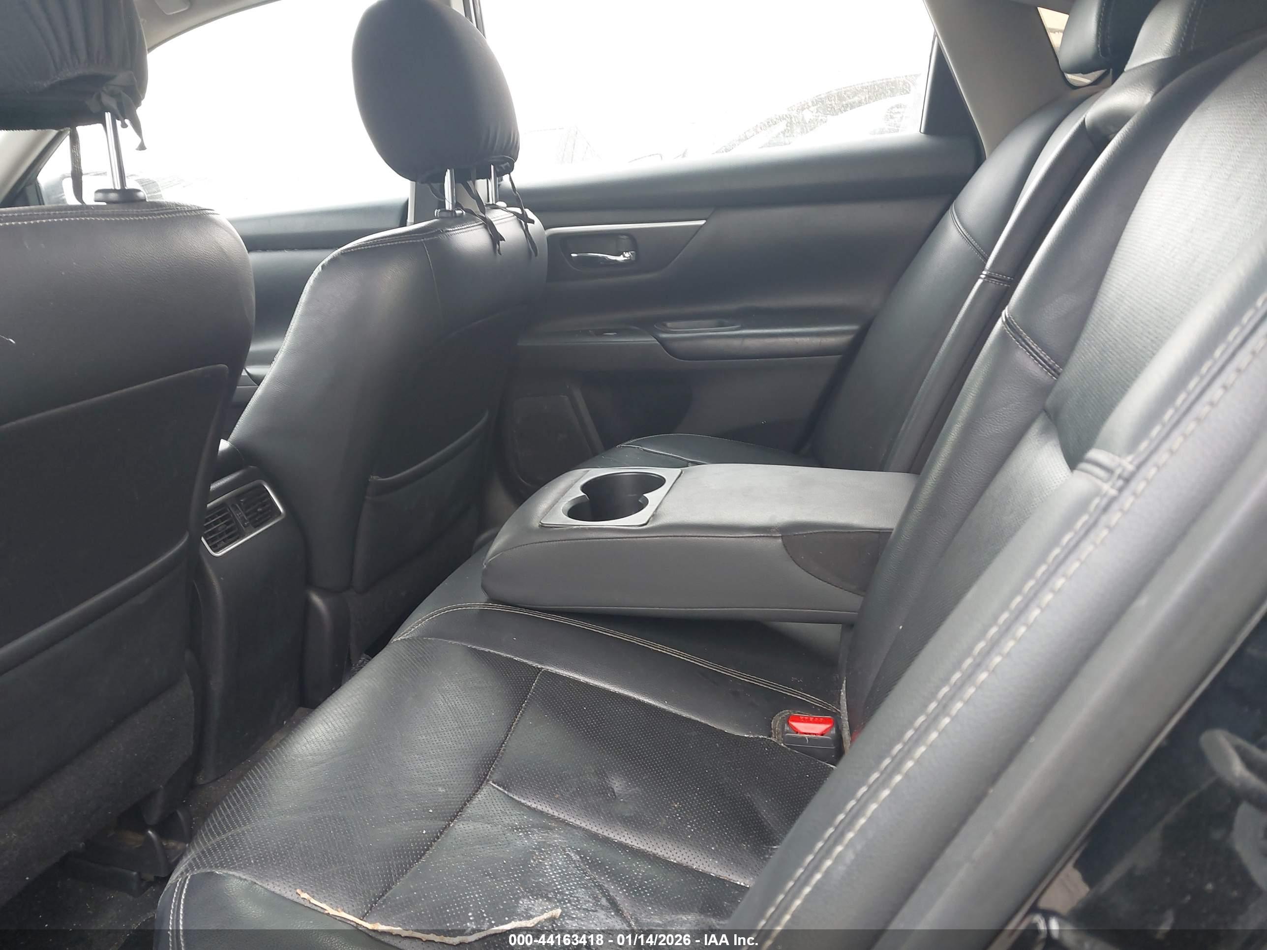 NISSAN ALTIMA image 8