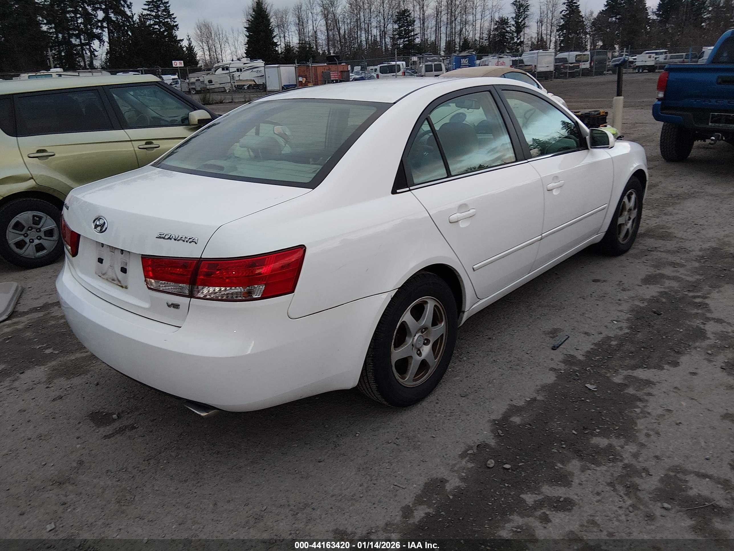 HYUNDAI SONATA image 4