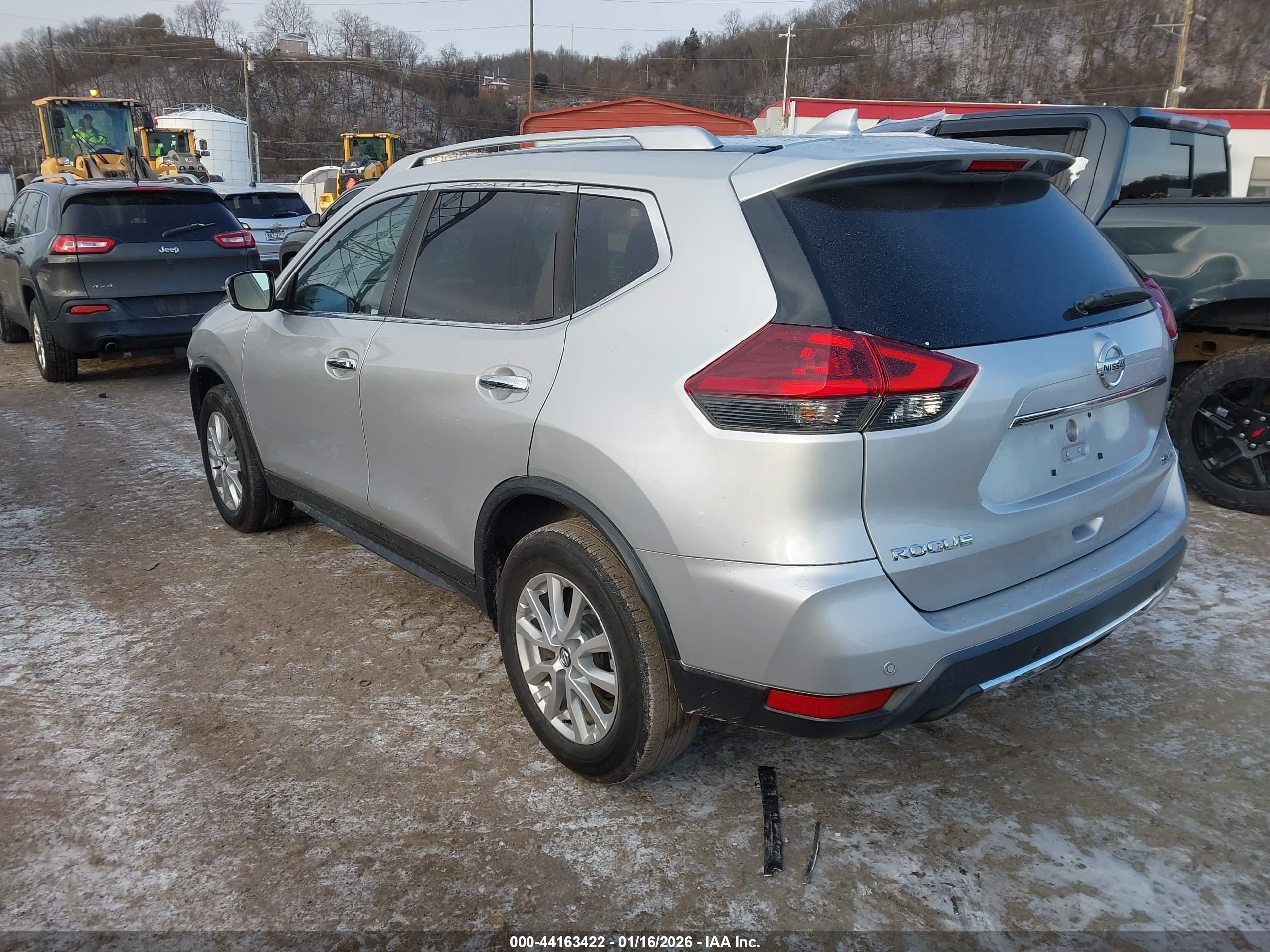 NISSAN ROGUE image 3