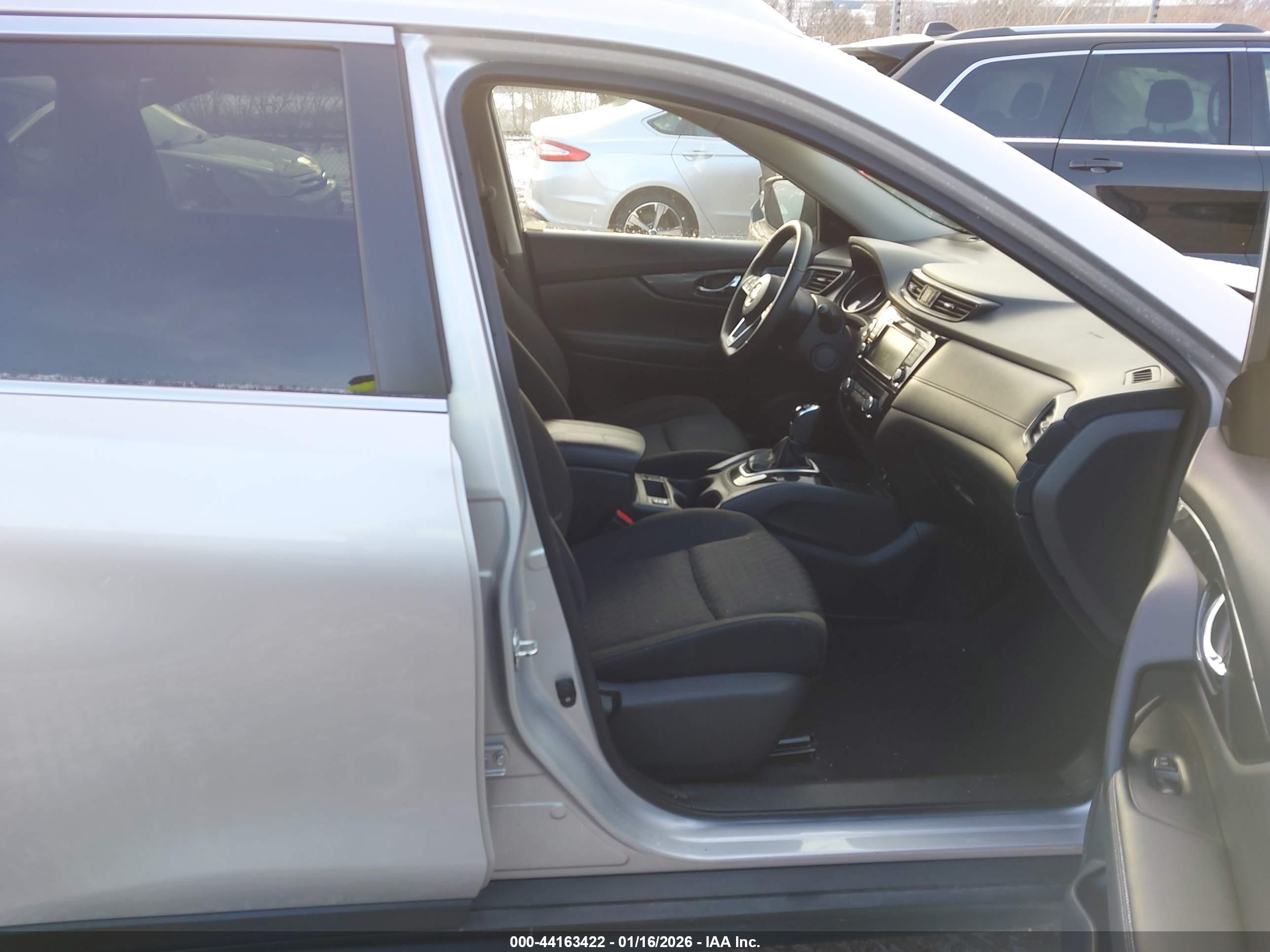 NISSAN ROGUE image 5