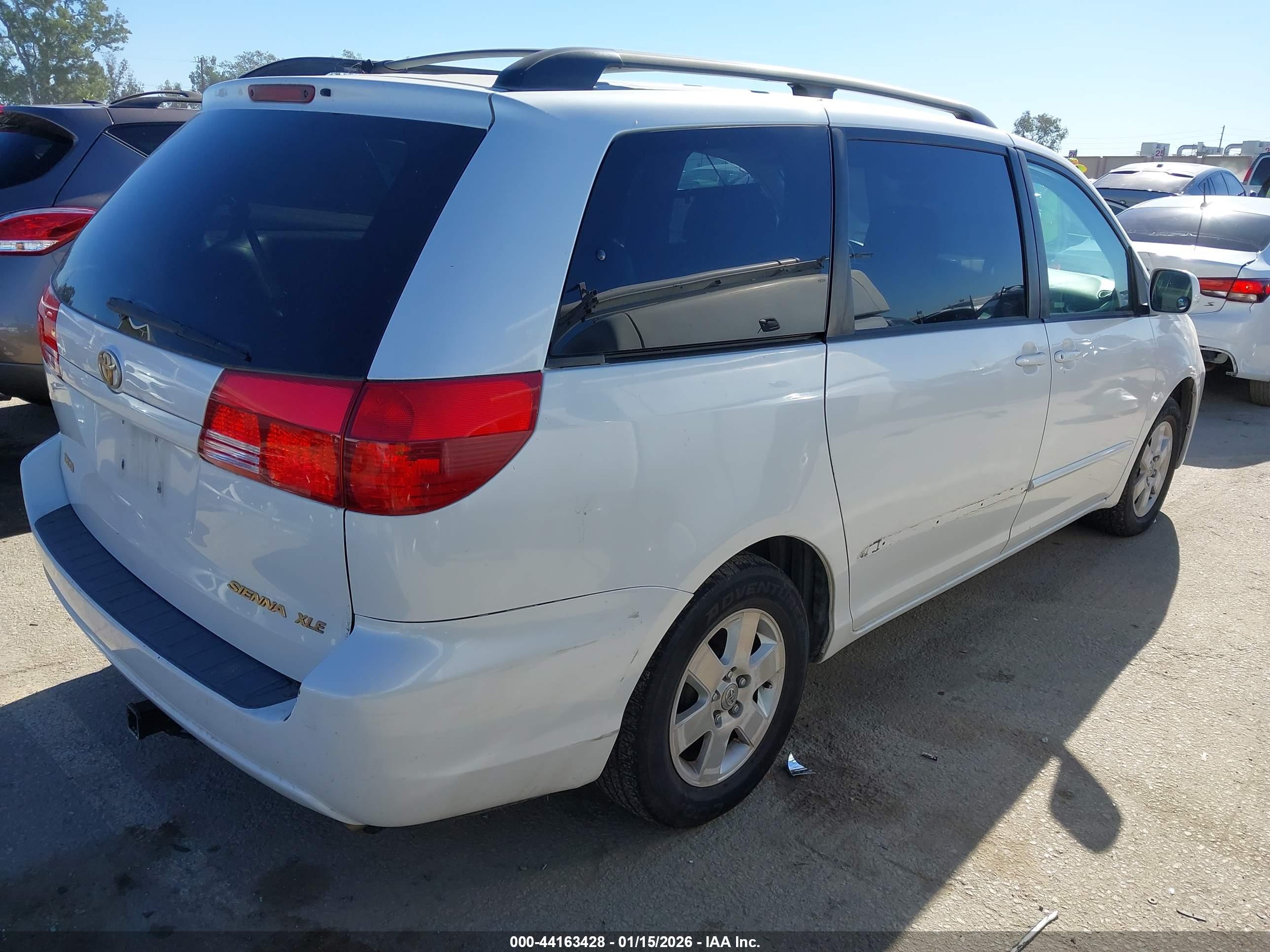 TOYOTA SIENNA image 4