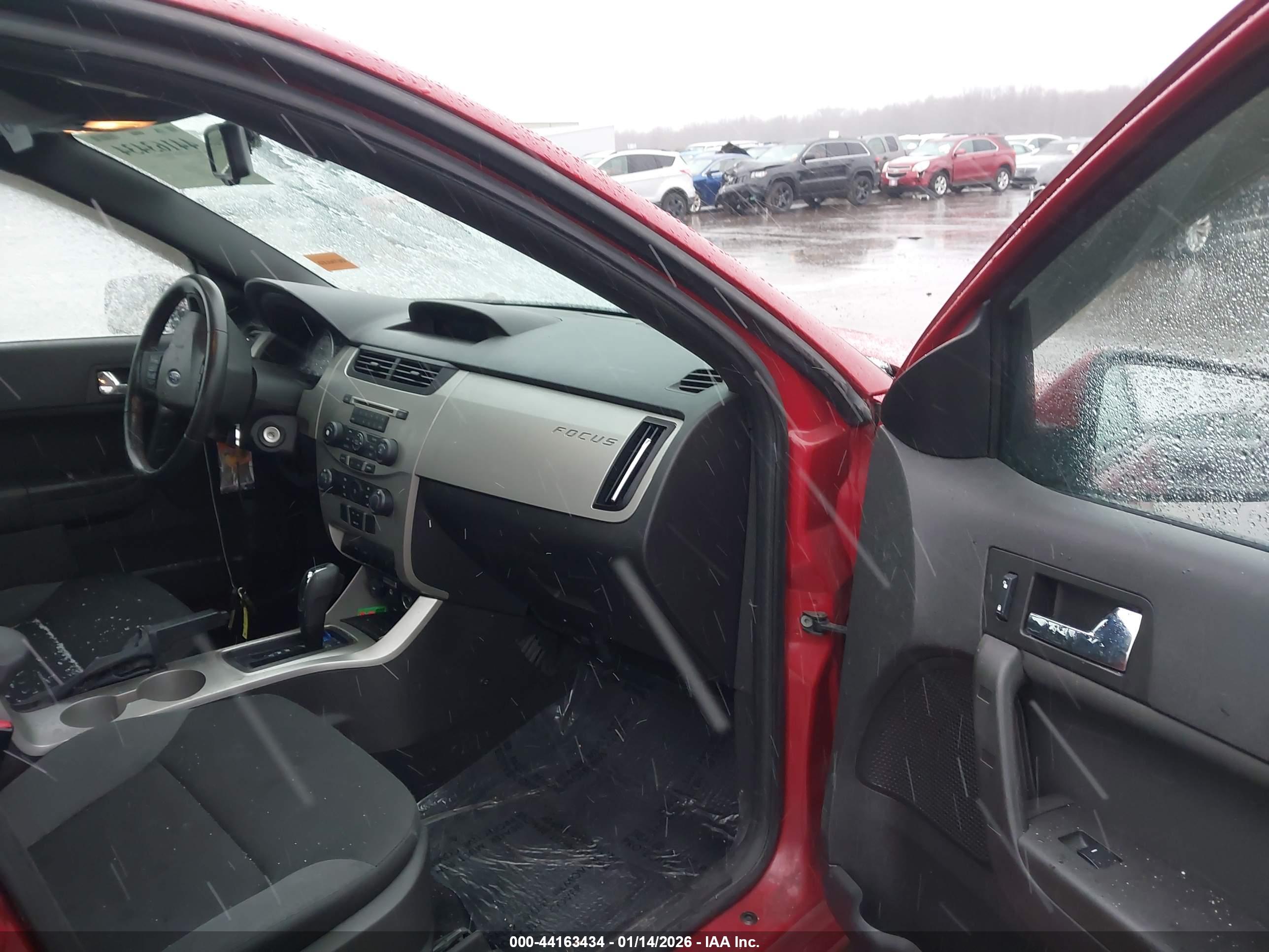 FORD FOCUS image 5